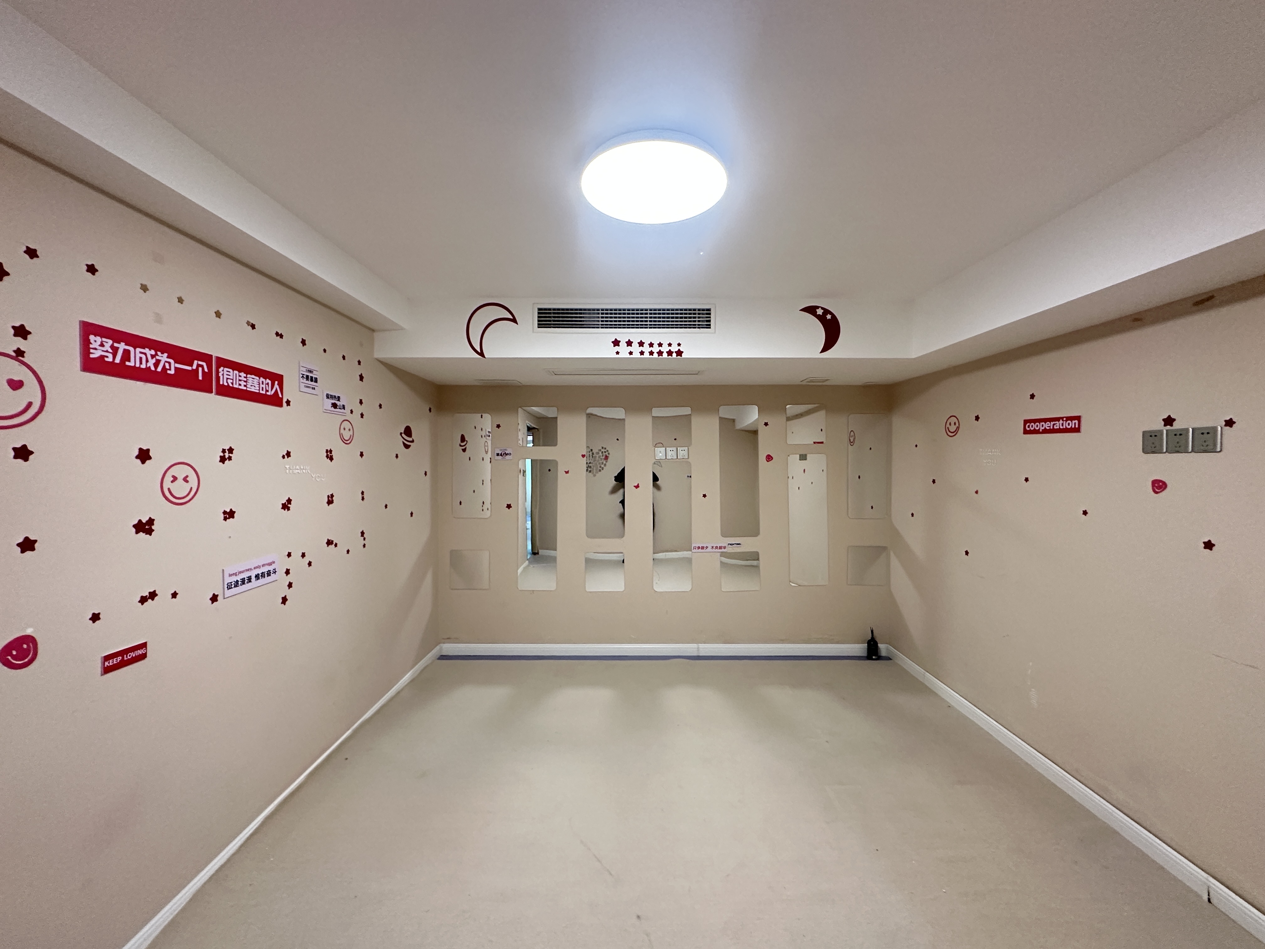 国兴城(C区) 5室2厅3卫 6000.0元/月 国兴城(C区) 5室2厅3卫 6000.0元/月室内图