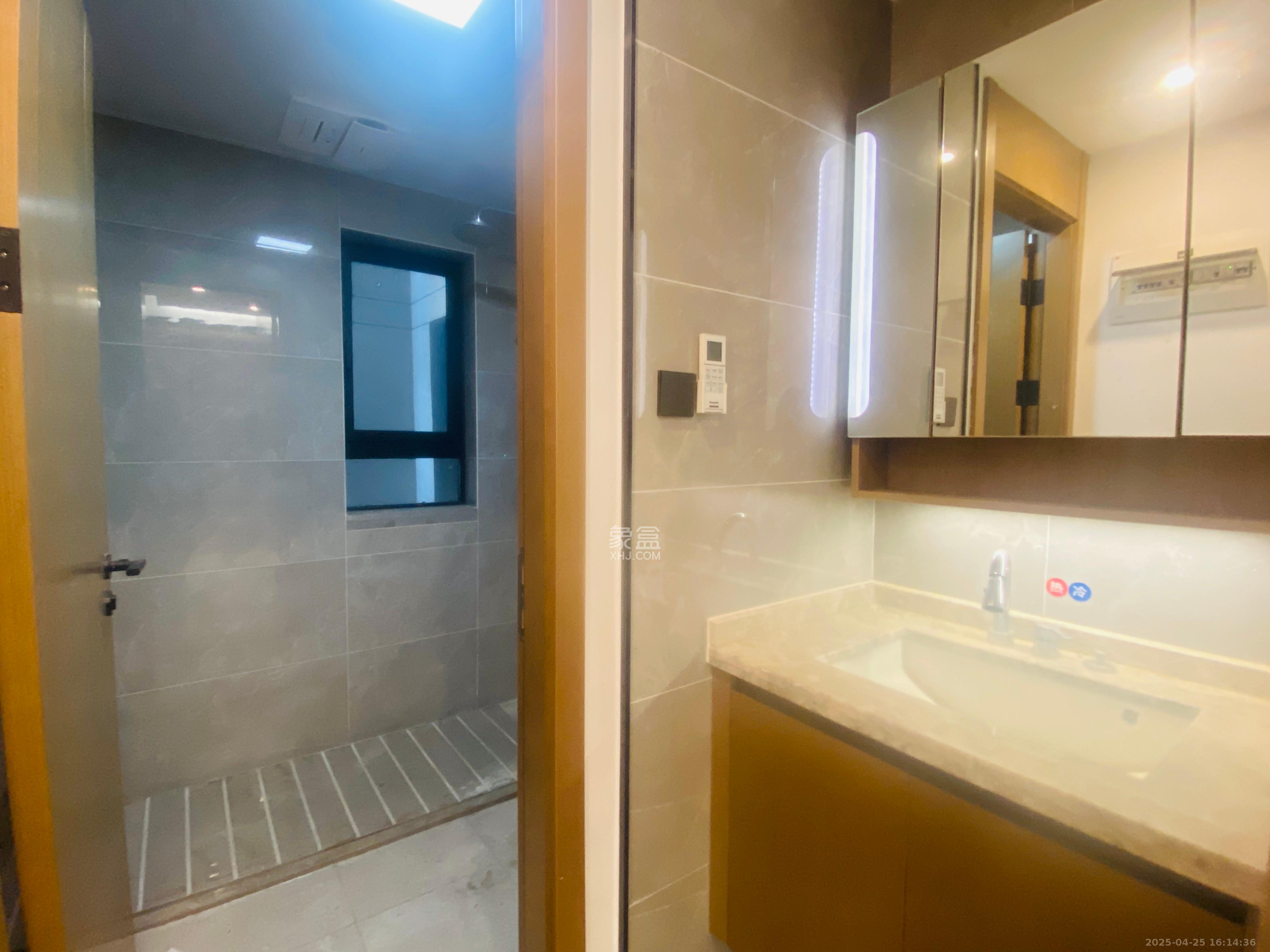 万科里金域国际 4室2厅2卫 5000.0元/月 万科里金域国际 4室2厅2卫 5000.0元/月室内图