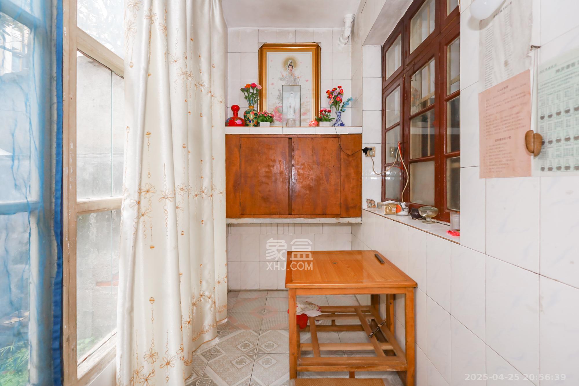 杜家塘小区 3室1厅1卫 2500.0元/月 杜家塘小区 3室1厅1卫 2500.0元/月室内图