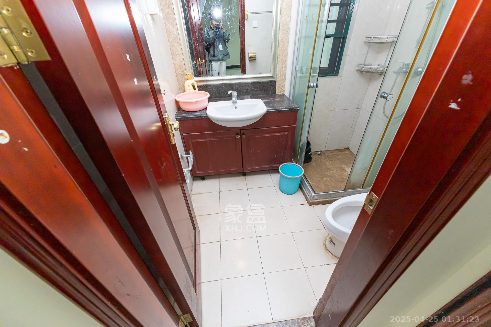 恒大名都 2室2厅1卫 49.8万 恒大名都 2室2厅1卫 49.8万卫生间