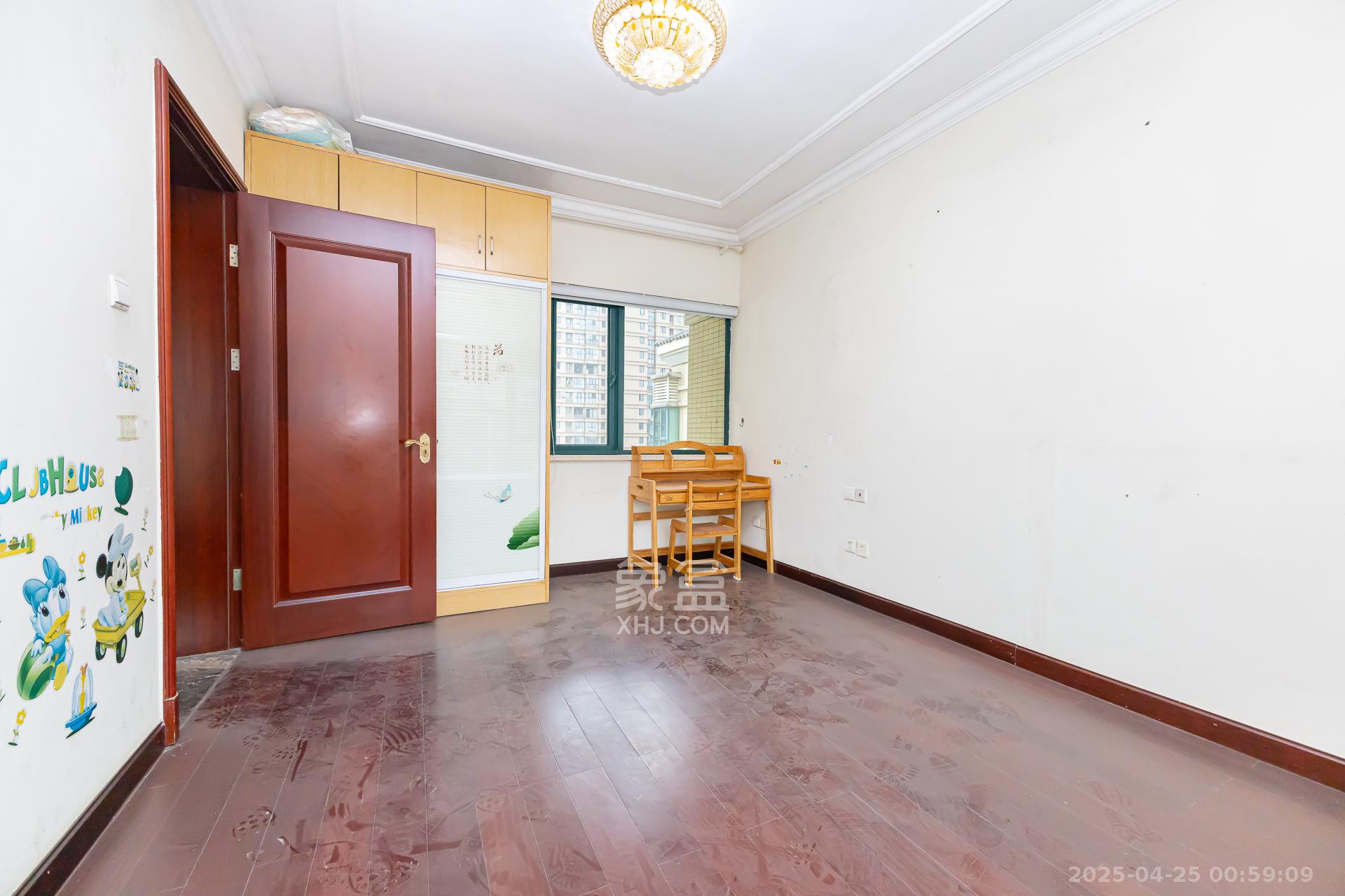 恒大名都 3室2厅1卫 46.0万 恒大名都 3室2厅1卫 46.0万卧室