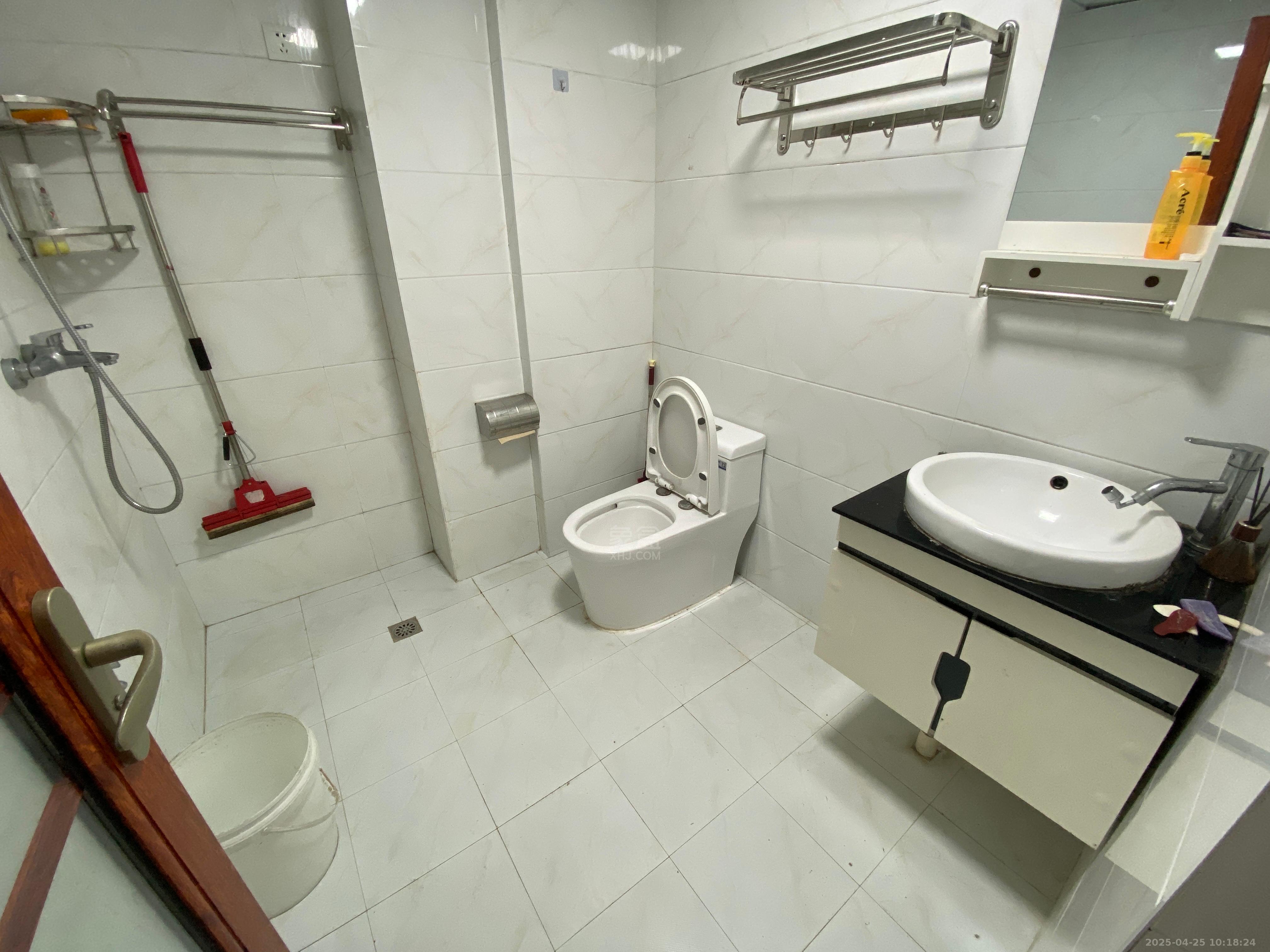 中泰财富湘江 1室1厅1卫 1300.0元/月 中泰财富湘江 1室1厅1卫 1300.0元/月室内图