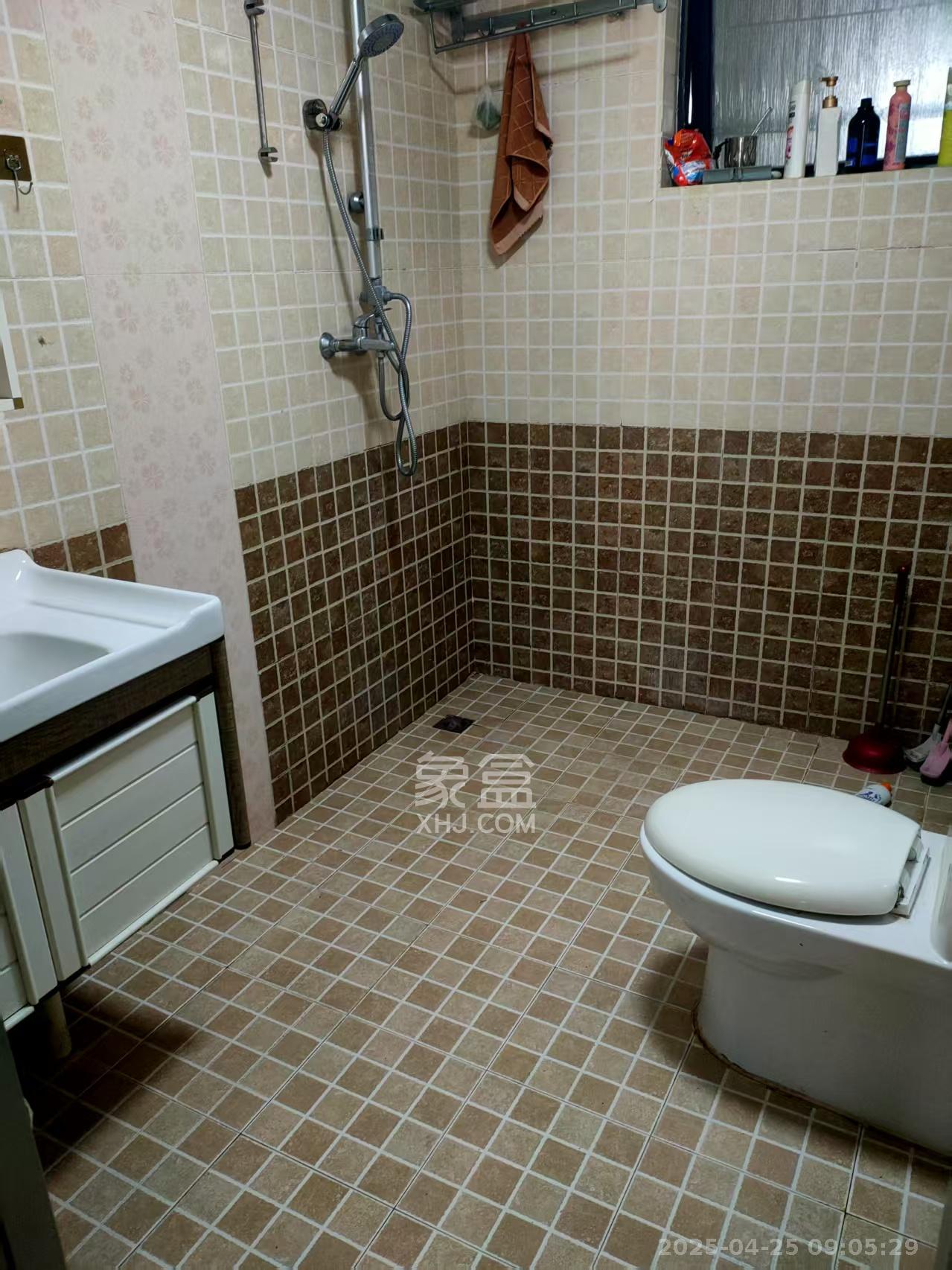 湘江世纪城达江苑 2室2厅1卫 2200.0元/月 湘江世纪城达江苑 2室2厅1卫 2200.0元/月室内图