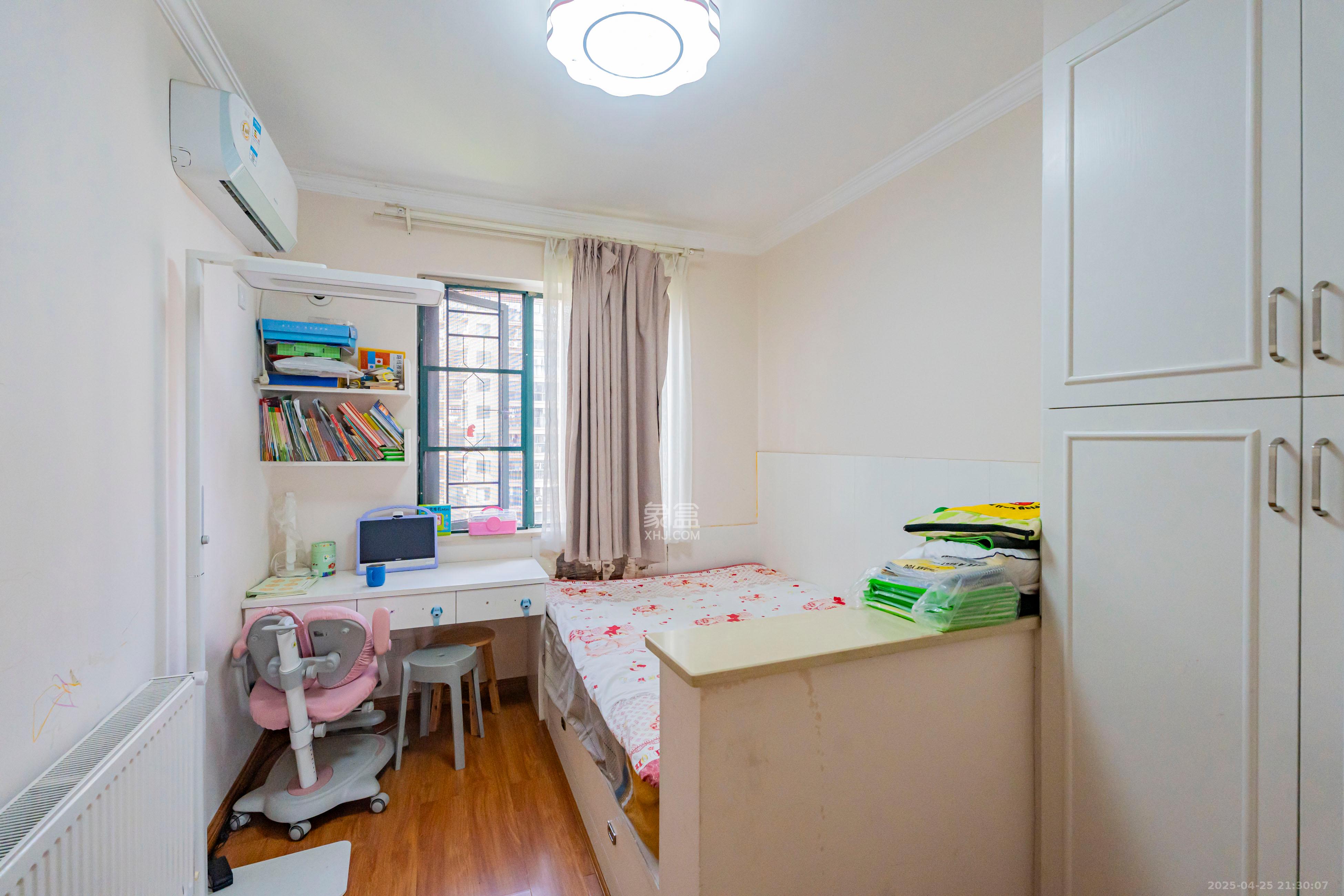 绿洲花园  3室2厅2卫    112.8万 绿洲花园  3室2厅2卫    112.8万卧室