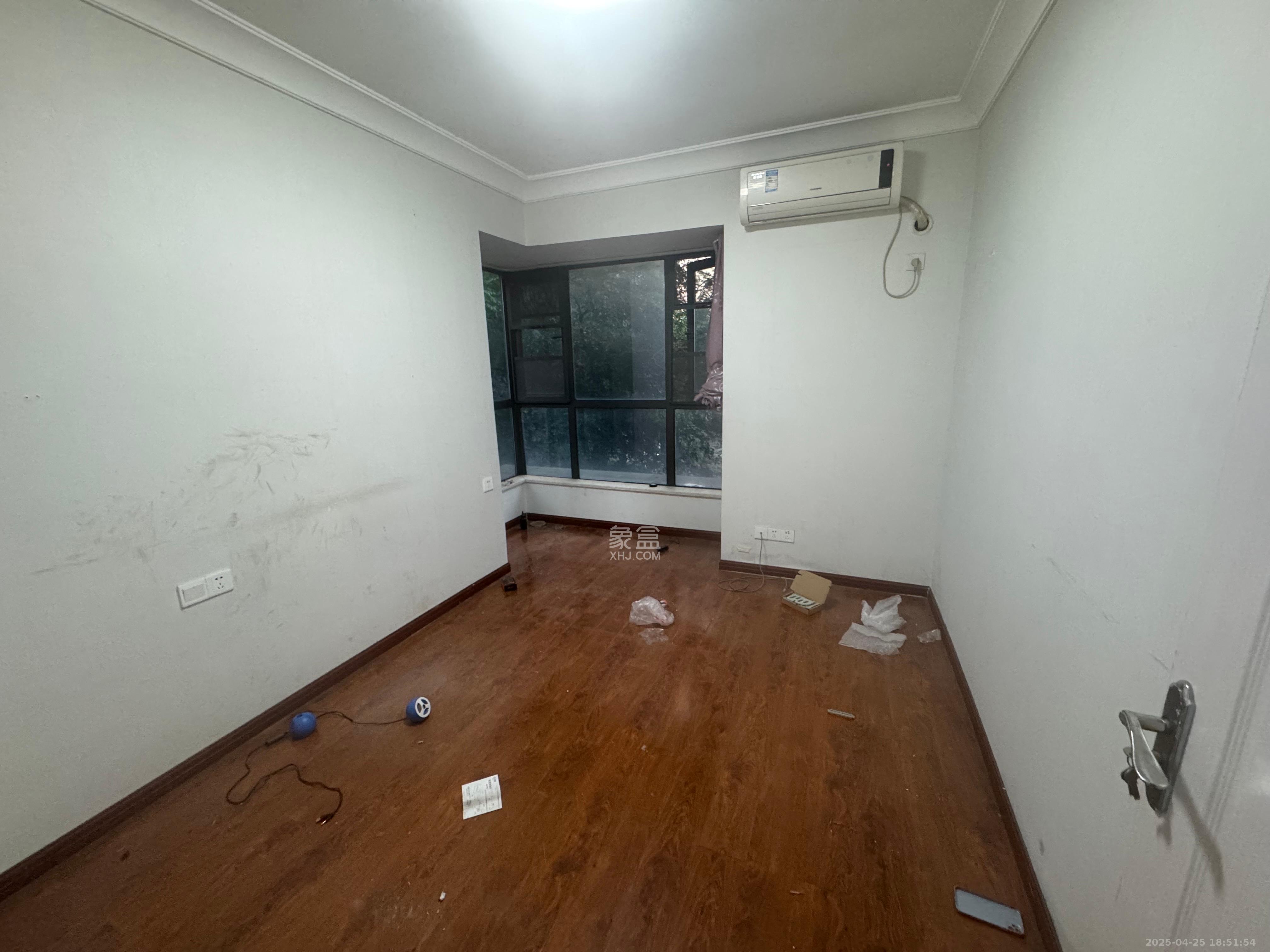 万象凯旋湾  3室2厅2卫   2600.00元/月室内图