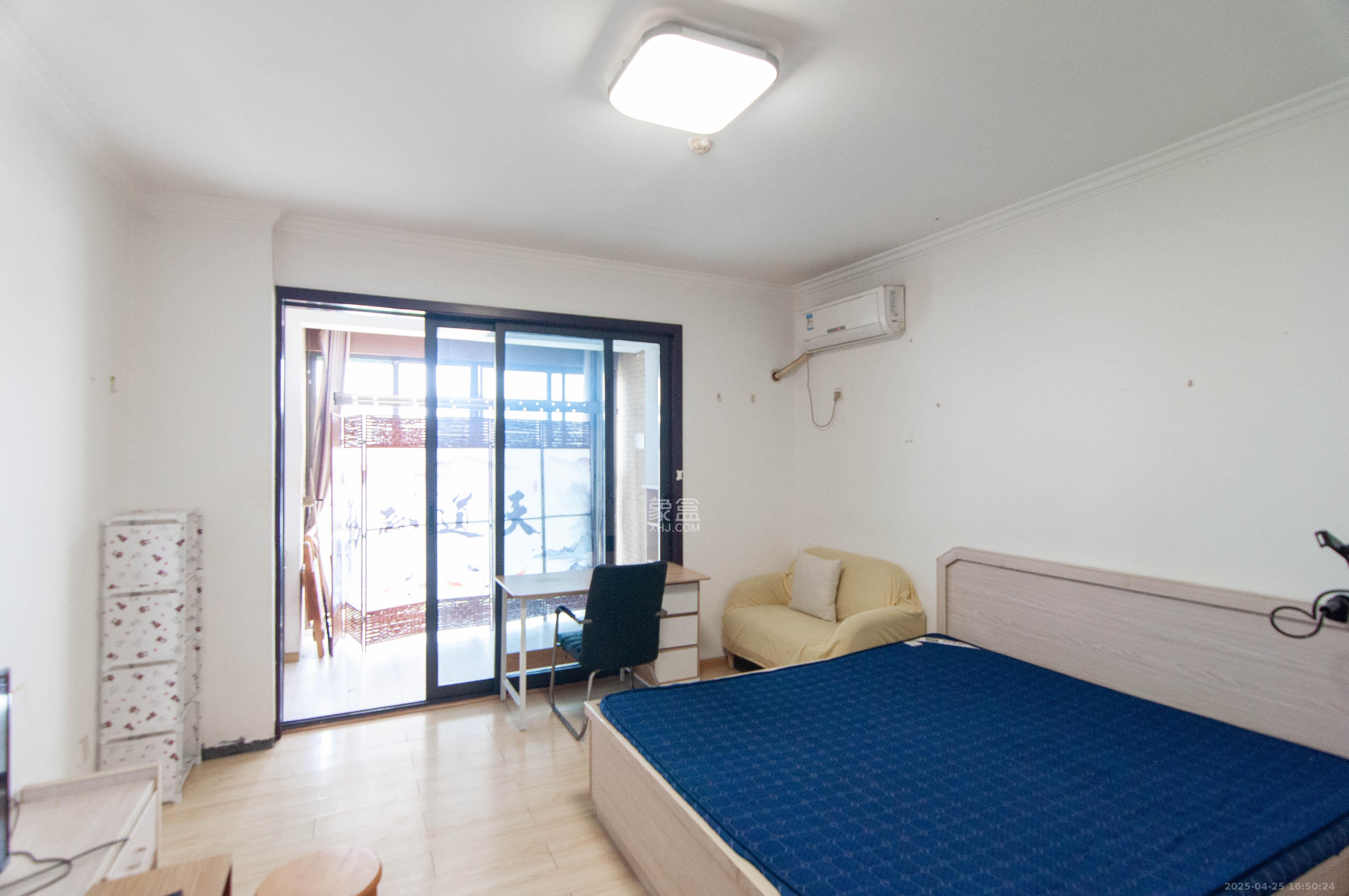 中一九骏(枫桥苑) 1室1厅1卫 30.0万 中一九骏(枫桥苑) 1室1厅1卫 30.0万客厅