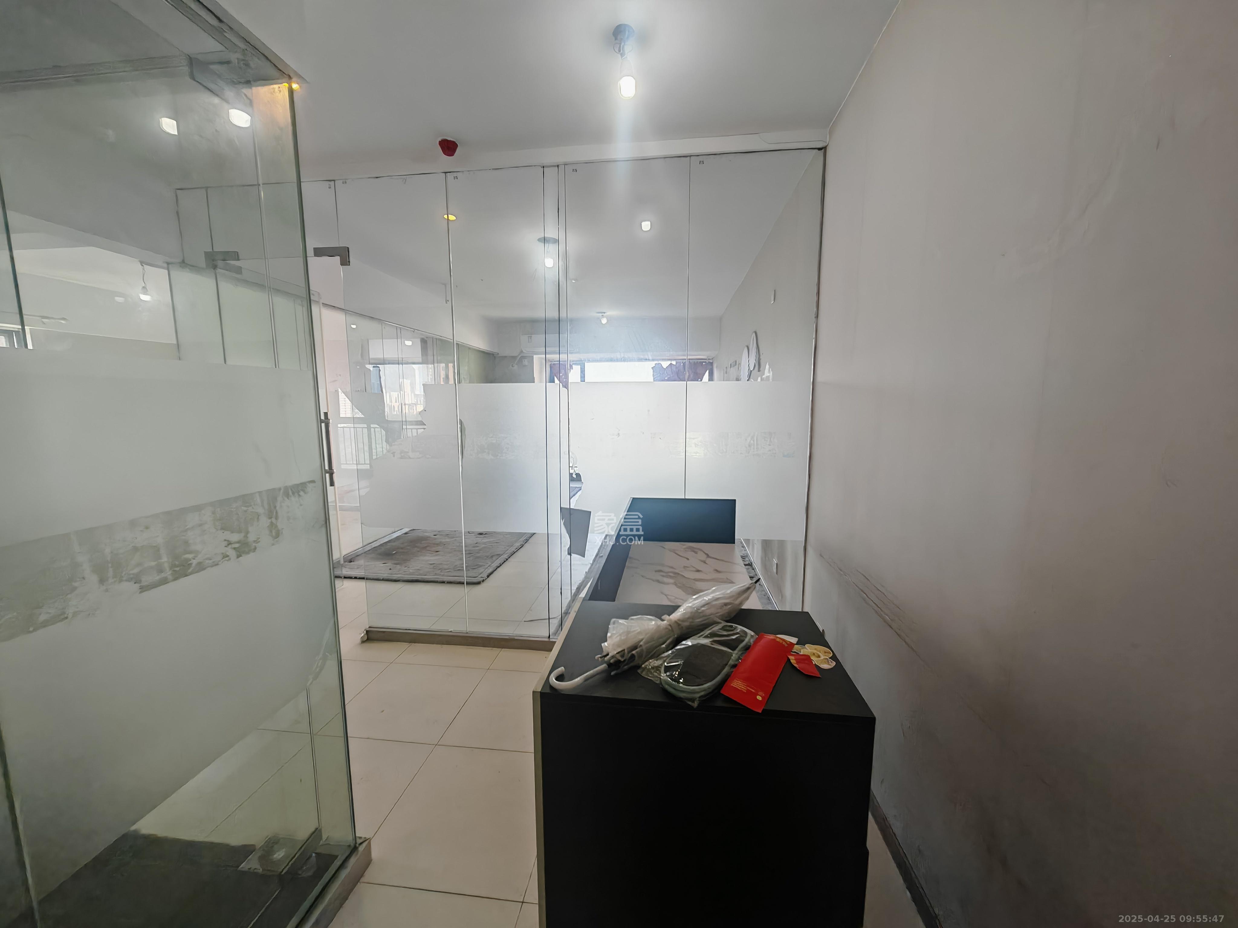 京武浪琴山一、二期 2室1厅1卫 1500.0元/月 京武浪琴山一、二期 2室1厅1卫 1500.0元/月室内图