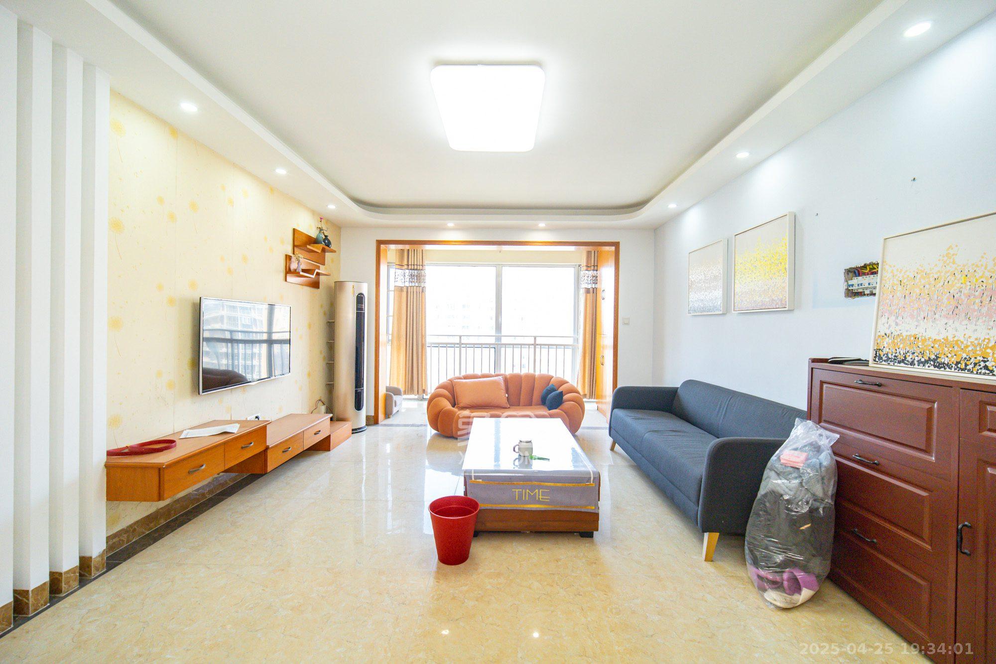 恒广国际景园一二区  3室2厅2卫    86.0万 恒广国际景园一二区  3室2厅2卫    86.0万