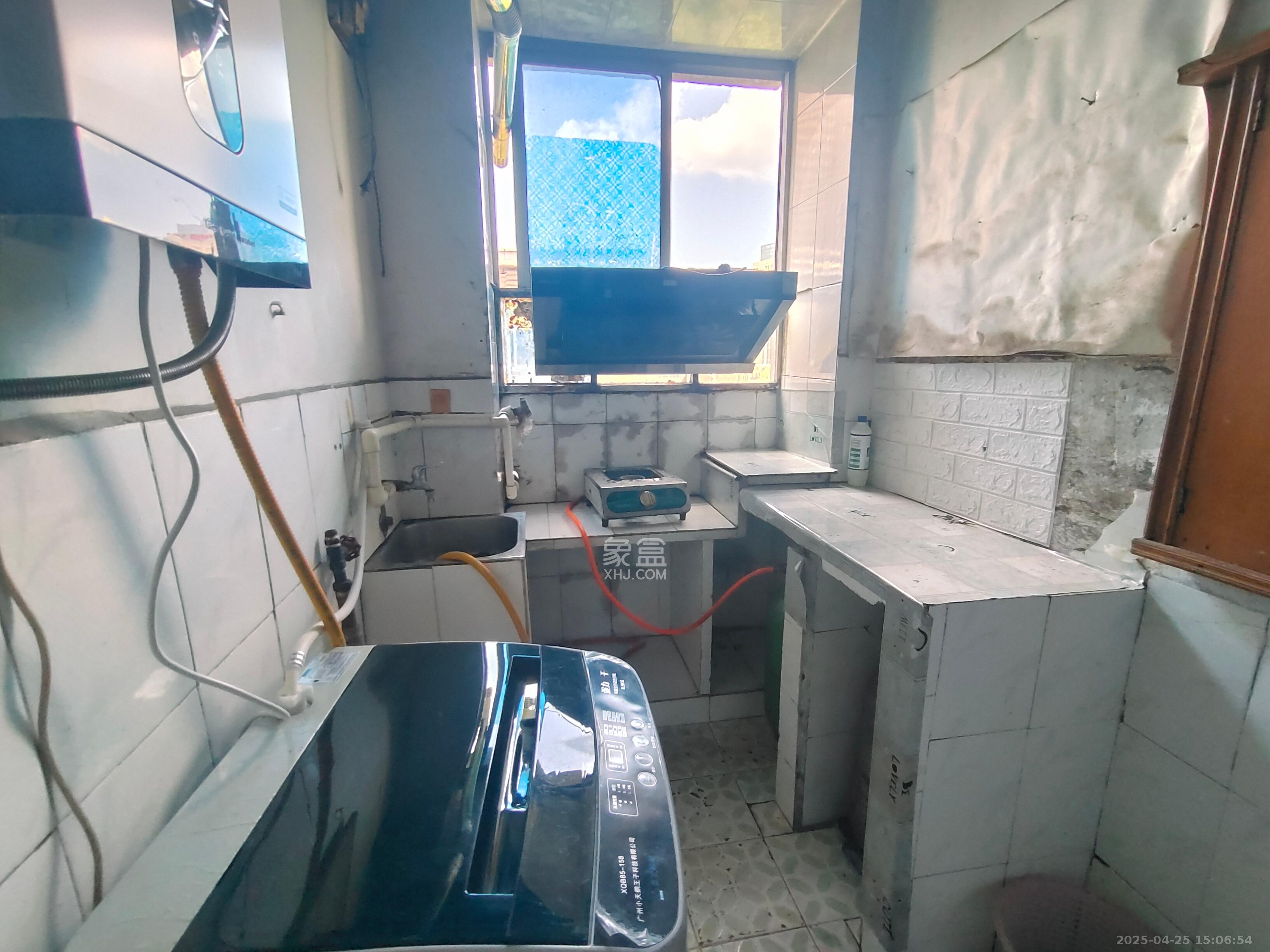 军属新村 1室1厅1卫 700.0元/月 军属新村 1室1厅1卫 700.0元/月室内图