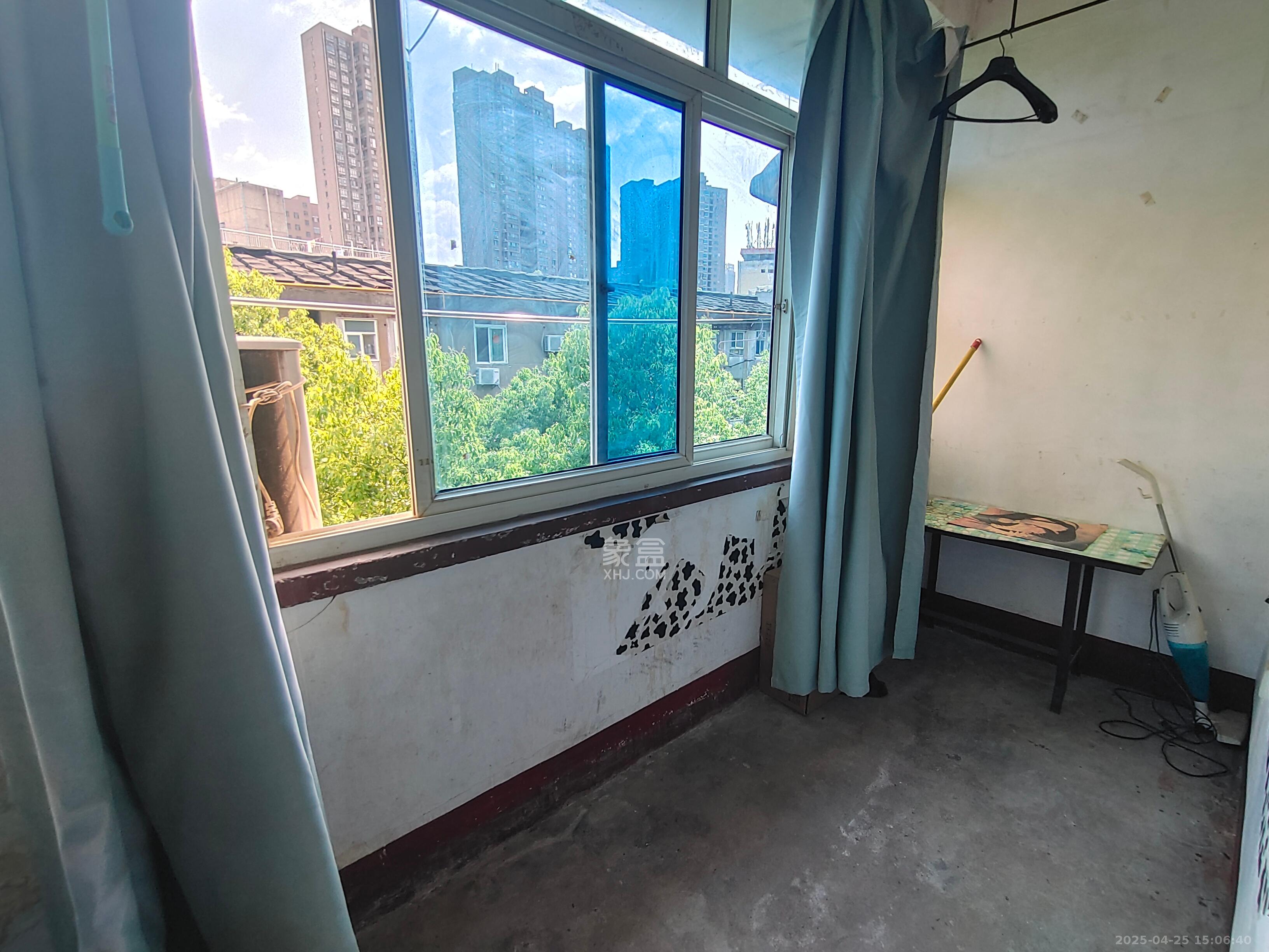 军属新村 1室1厅1卫 700.0元/月 军属新村 1室1厅1卫 700.0元/月室内图