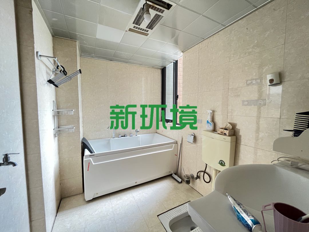 鑫成君泰  3室2厅2卫   75.80万客厅