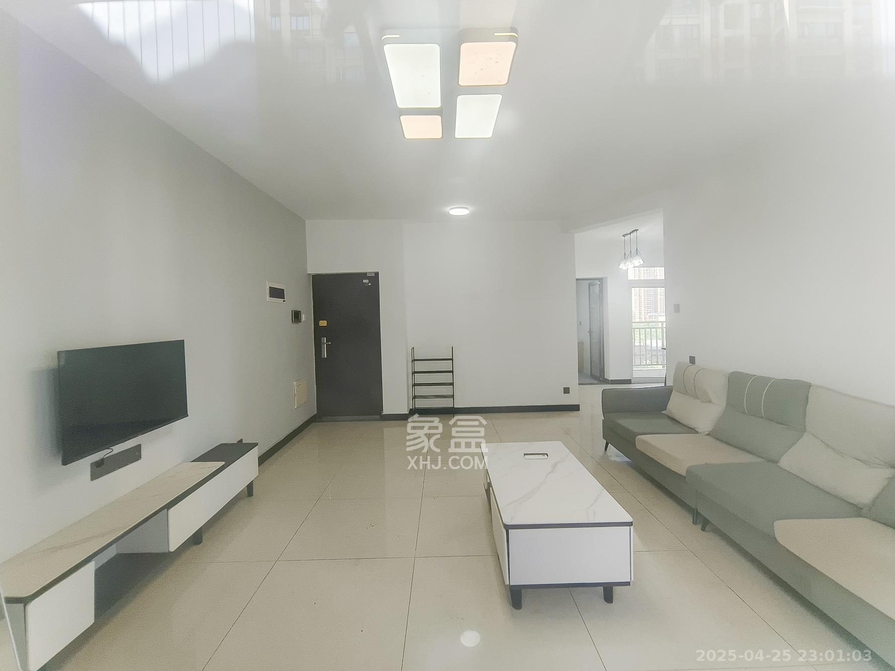 和悦城(蟠龙景苑) 3室3厅2卫 98.0万 和悦城(蟠龙景苑) 3室3厅2卫 98.0万客厅