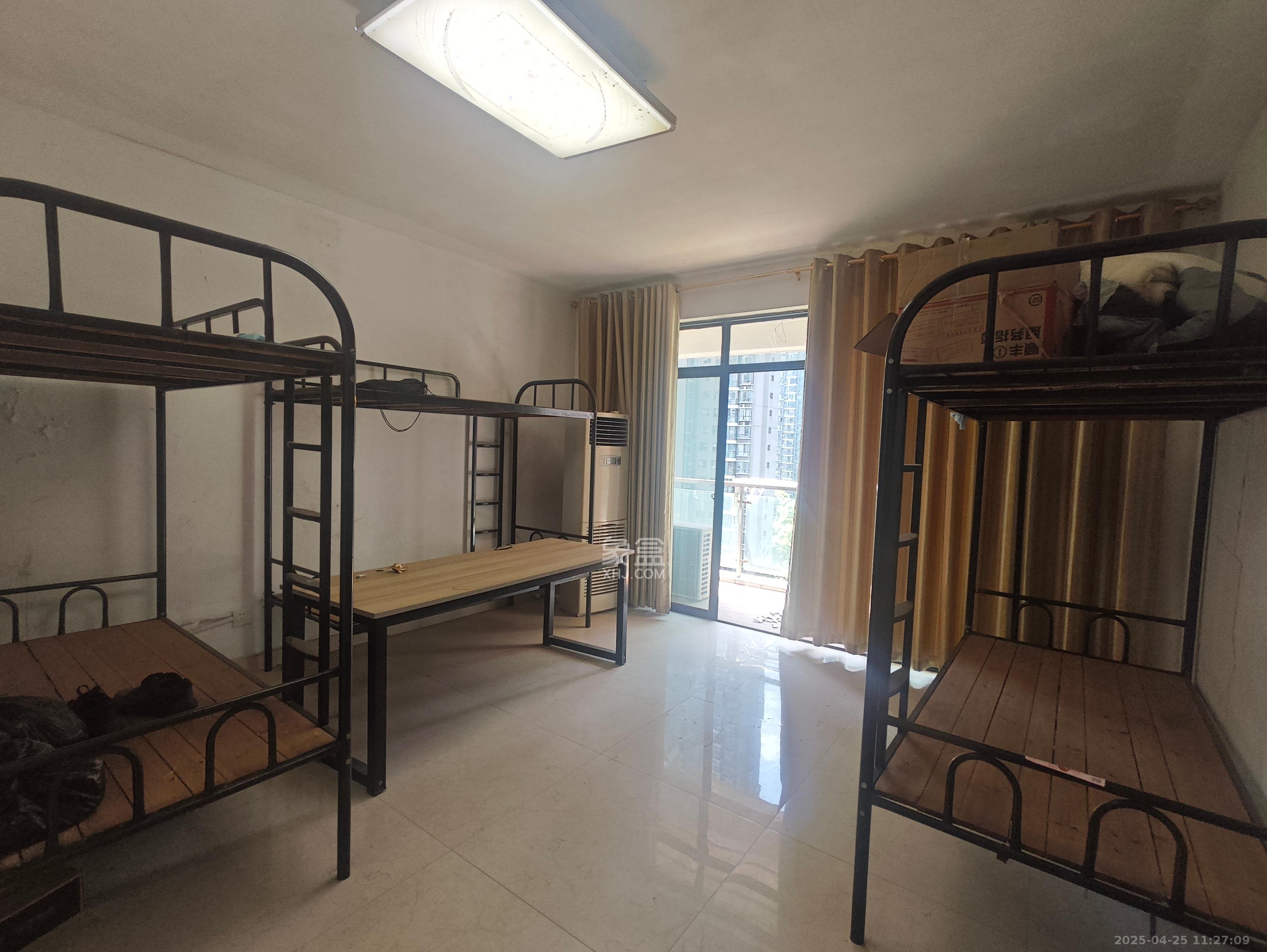 湘江世纪城鸿江苑 3室2厅2卫 2800.0元/月 湘江世纪城鸿江苑 3室2厅2卫 2800.0元/月室内图