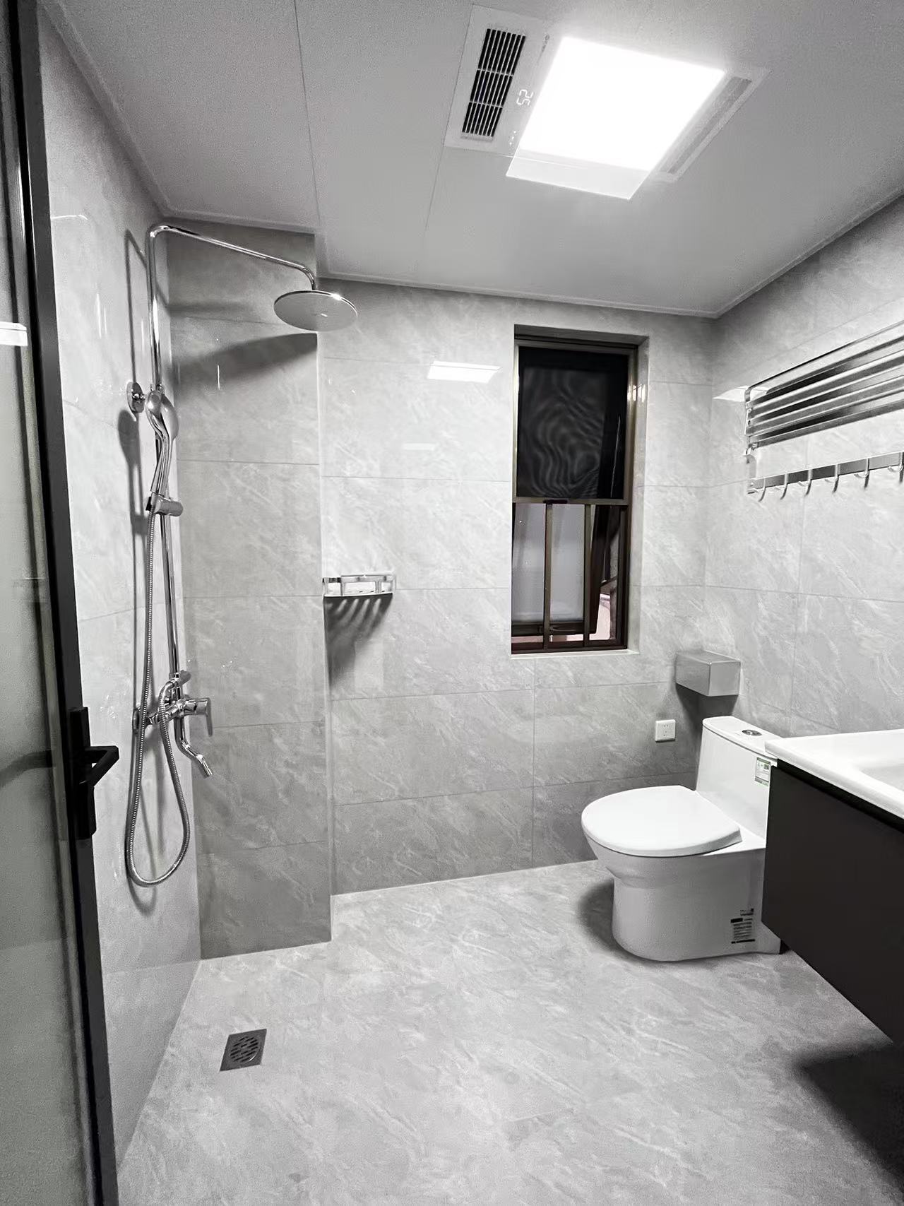 吾悦广场  3室2厅2卫    2300.0元/月室内图