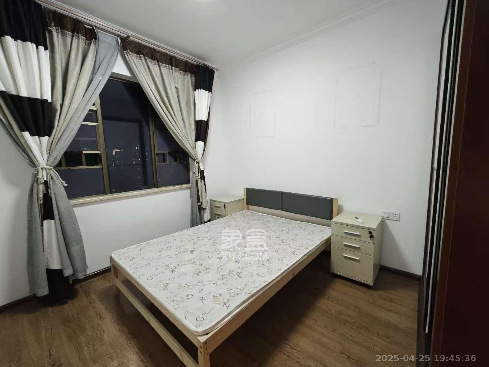 江山帝景哈佛  4室2厅2卫   2600.00元/月室内图