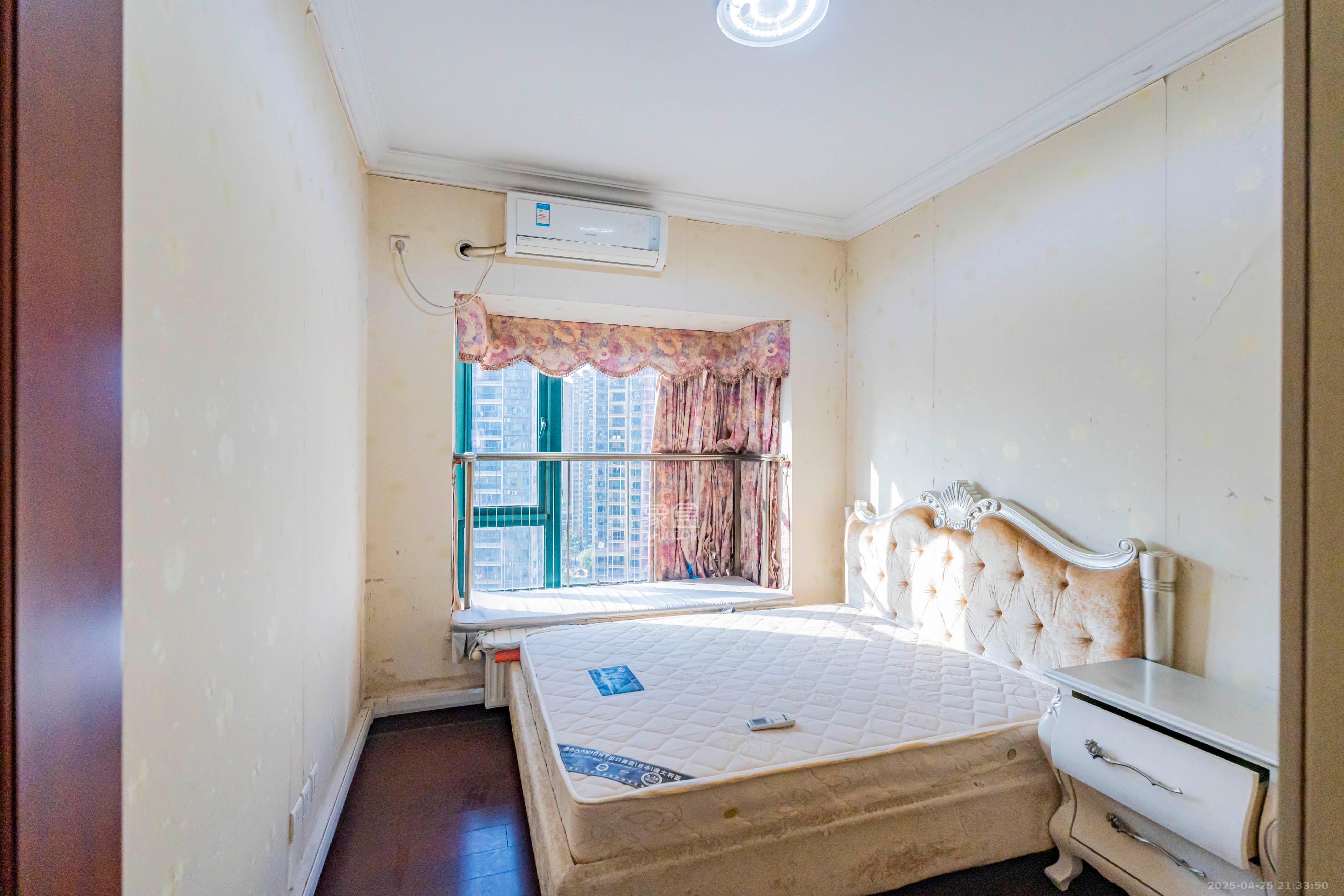 恒大雅苑 3室2厅2卫 107.0万 恒大雅苑 3室2厅2卫 107.0万卧室