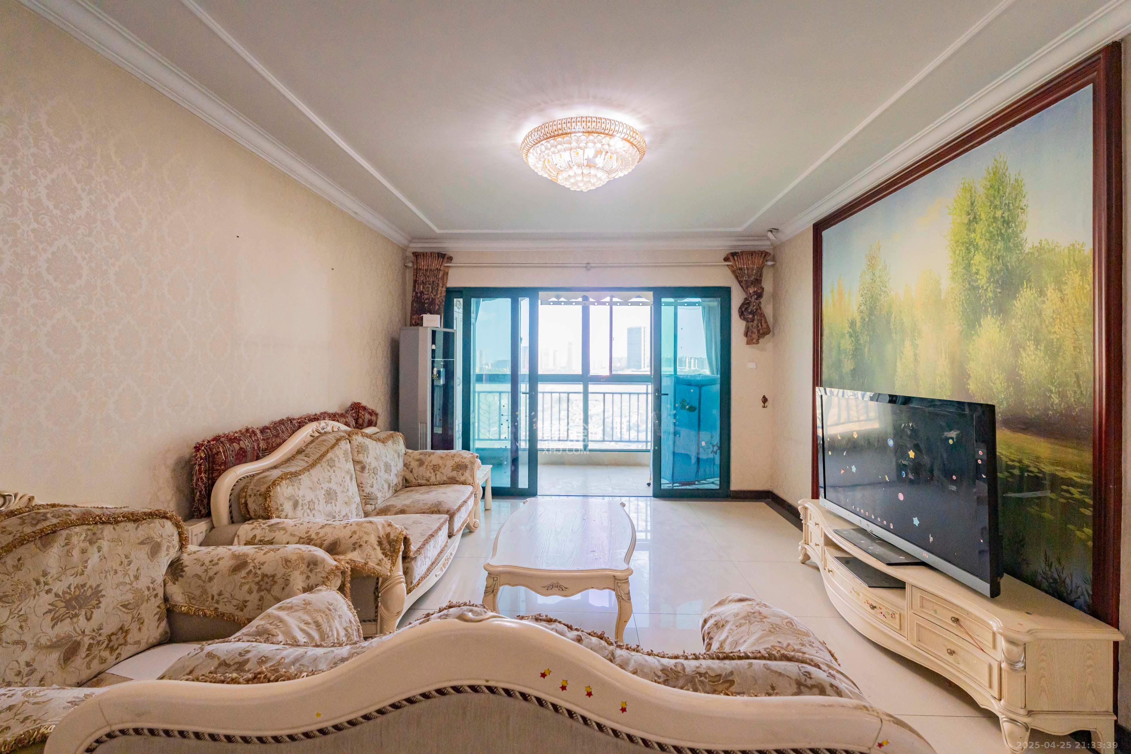 恒大雅苑 3室2厅2卫 107.0万 恒大雅苑 3室2厅2卫 107.0万客厅