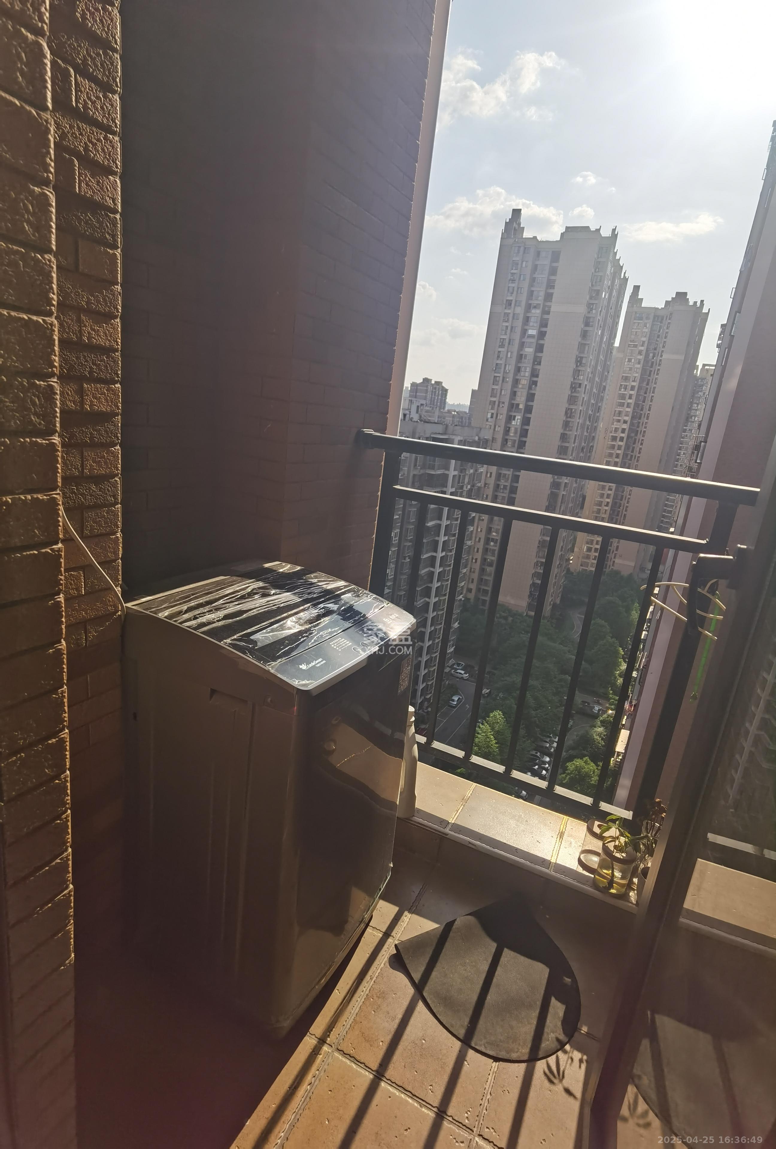水岸世景  1室1厅1卫   900.00元/月室内图