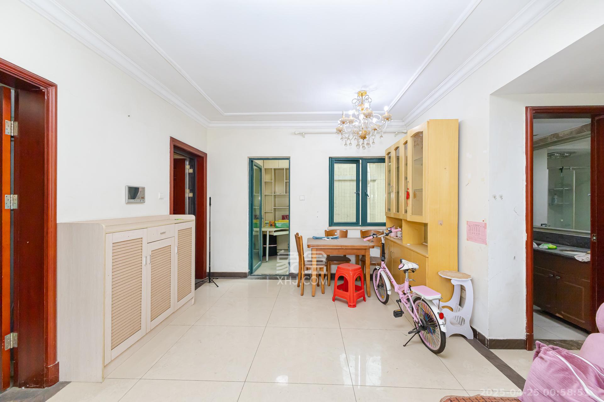 恒大名都 3室2厅1卫 46.0万 恒大名都 3室2厅1卫 46.0万客厅