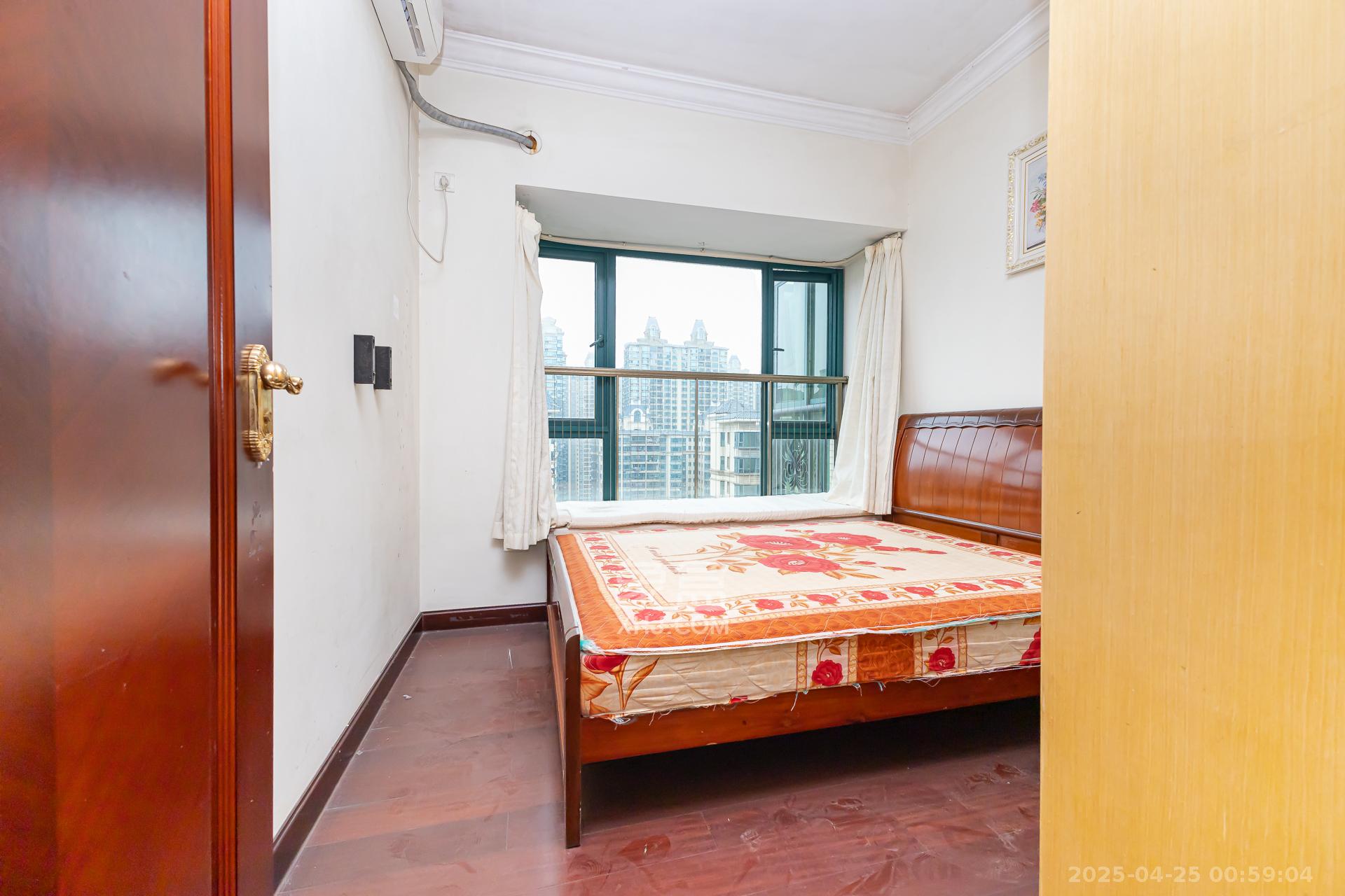 恒大名都 3室2厅1卫 46.0万 恒大名都 3室2厅1卫 46.0万卧室