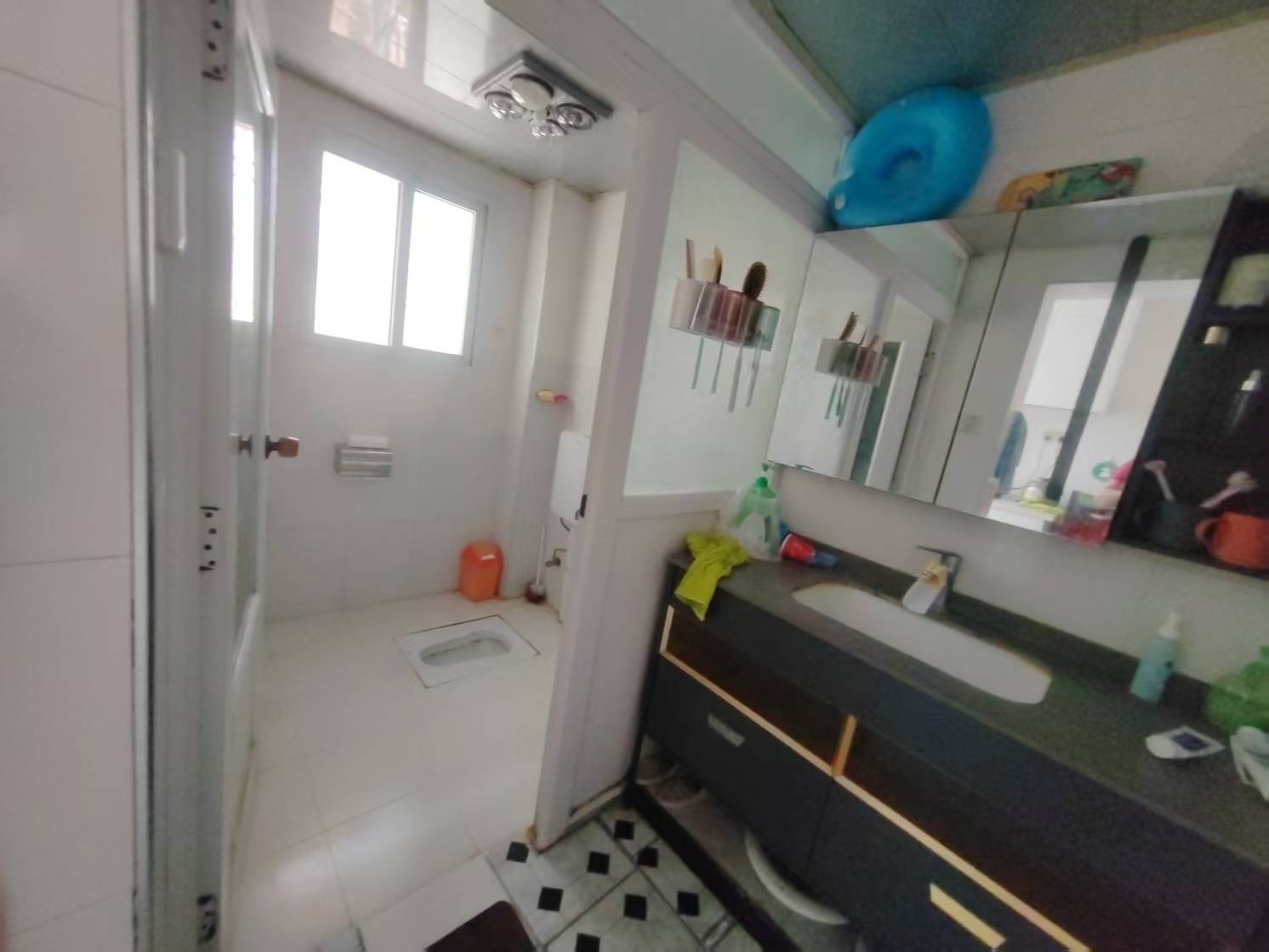 盐业局 3室2厅2卫 65.8万 盐业局 3室2厅2卫 65.8万客厅