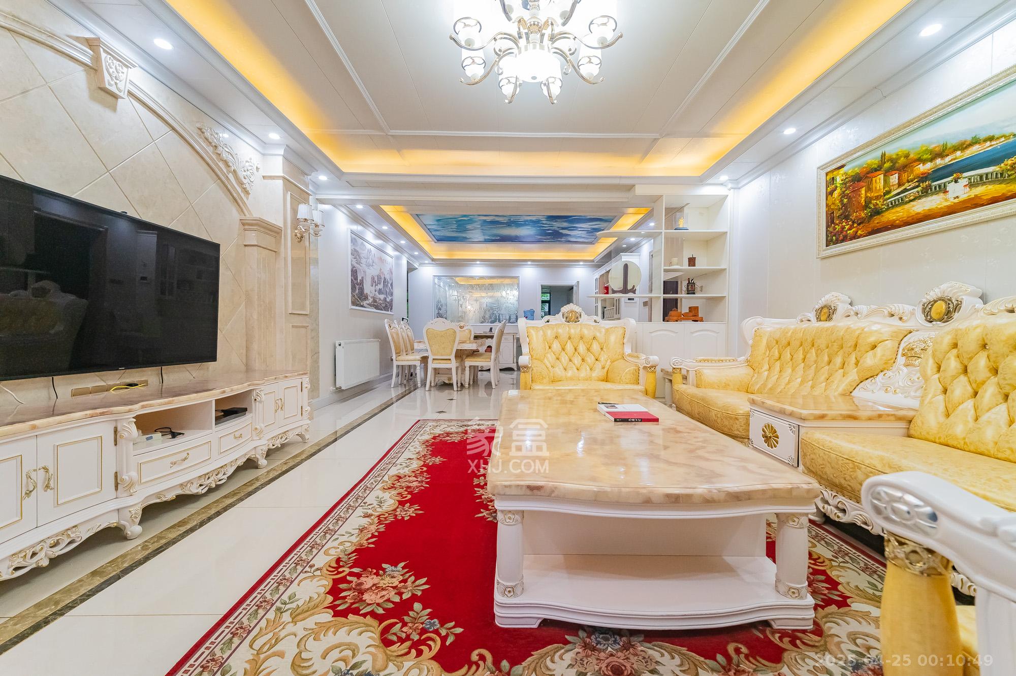 海伦春天 5室2厅3卫 238.0万 海伦春天 5室2厅3卫 238.0万客厅