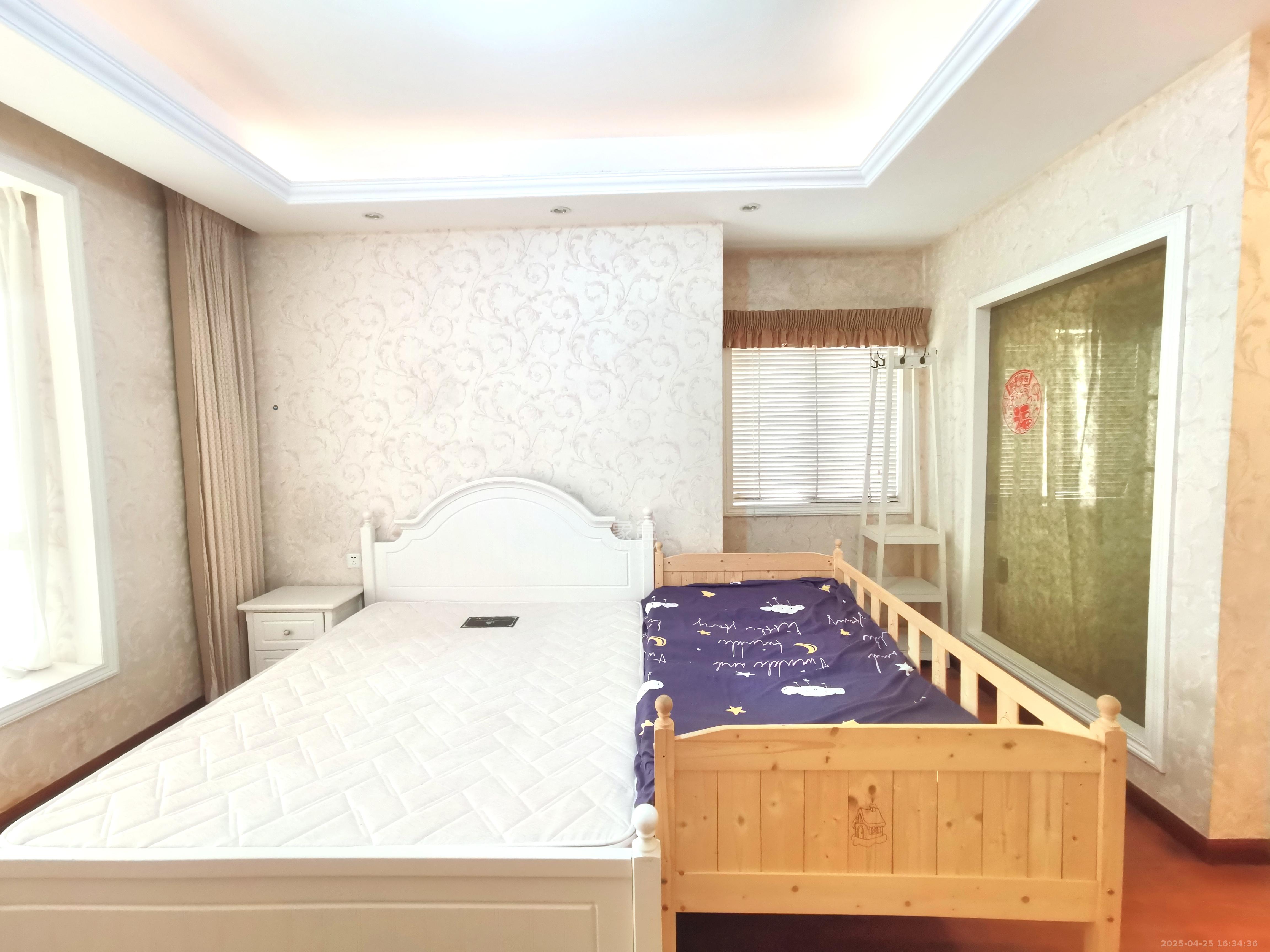 双湾国际（湘江御景花园）  4室2厅2卫   2800.00元/月室内图