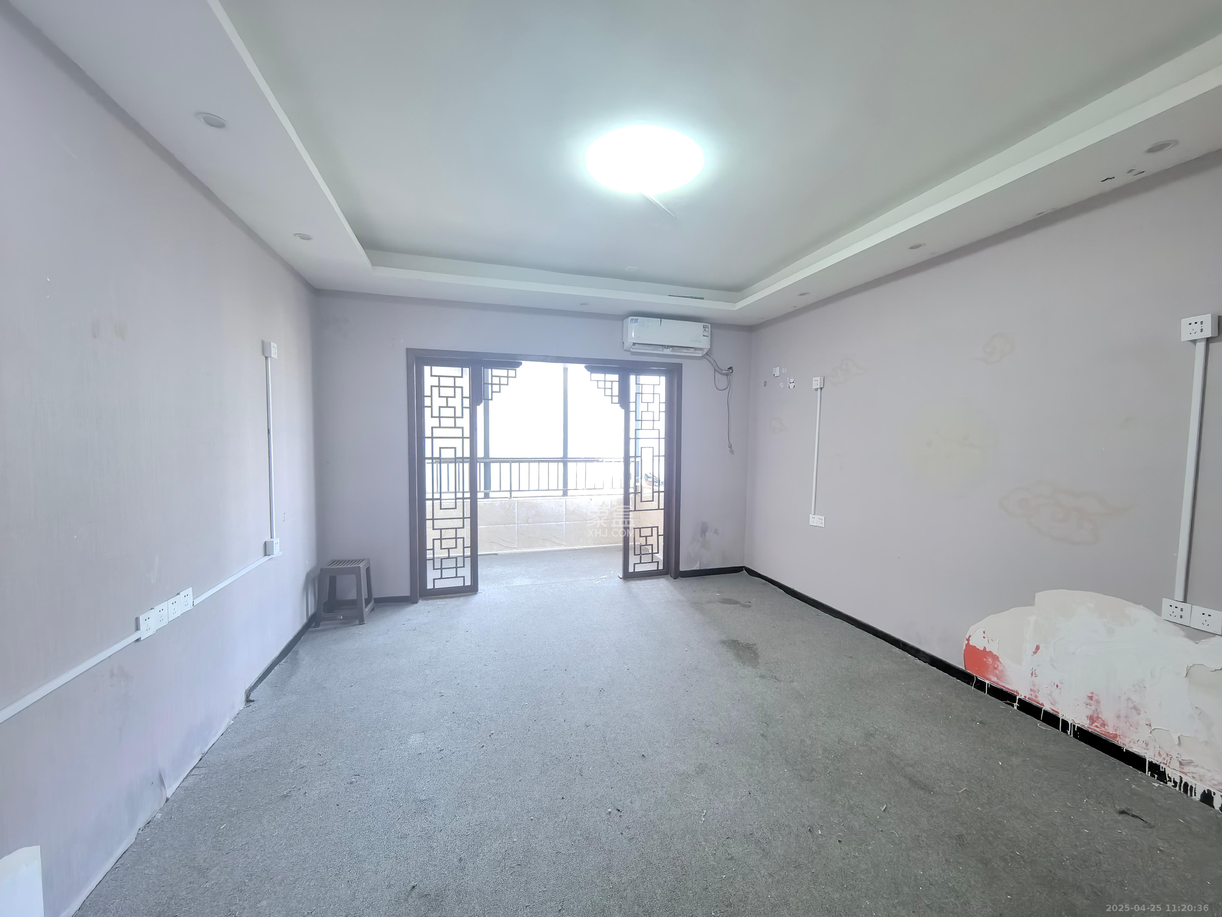 五一大道202(中环壹世界)  4室2厅1卫    5000.0元/月 五一大道202(中环壹世界)  4室2厅1卫    5000.0元/月室内图