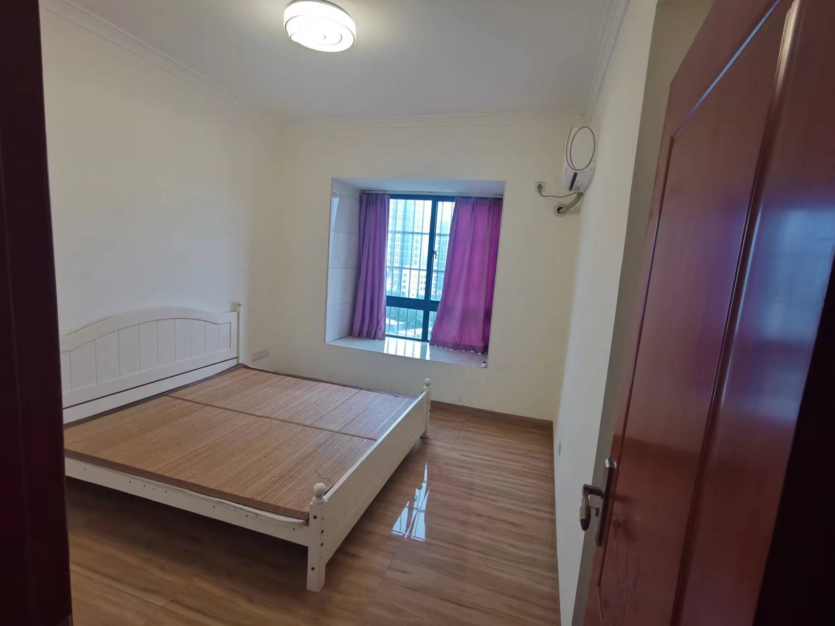 龙凤花园 2室2厅1卫 123.0万 龙凤花园 2室2厅1卫 123.0万客厅