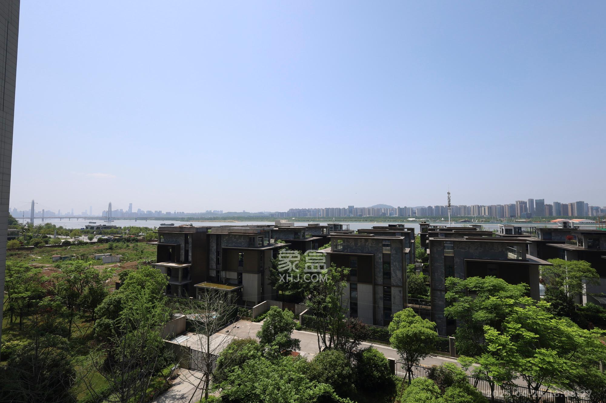 长沙万境潇湘  5室2厅3卫   295.00万其他