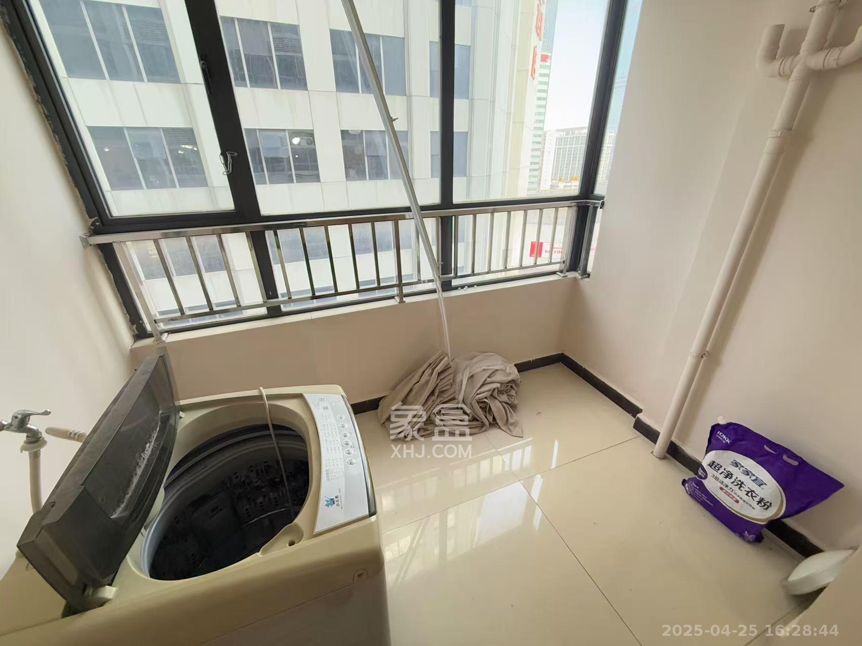 五一大道202(中环壹世界)  3室2厅1卫    3200.0元/月 五一大道202(中环壹世界)  3室2厅1卫    3200.0元/月室内图