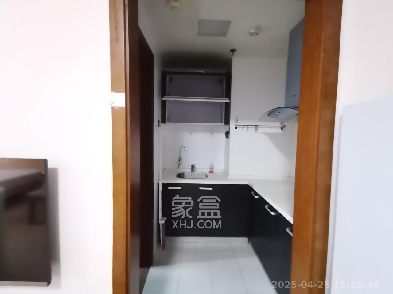 藏珑湖上国际花园 1室1厅1卫 1800.0元/月 藏珑湖上国际花园 1室1厅1卫 1800.0元/月室内图