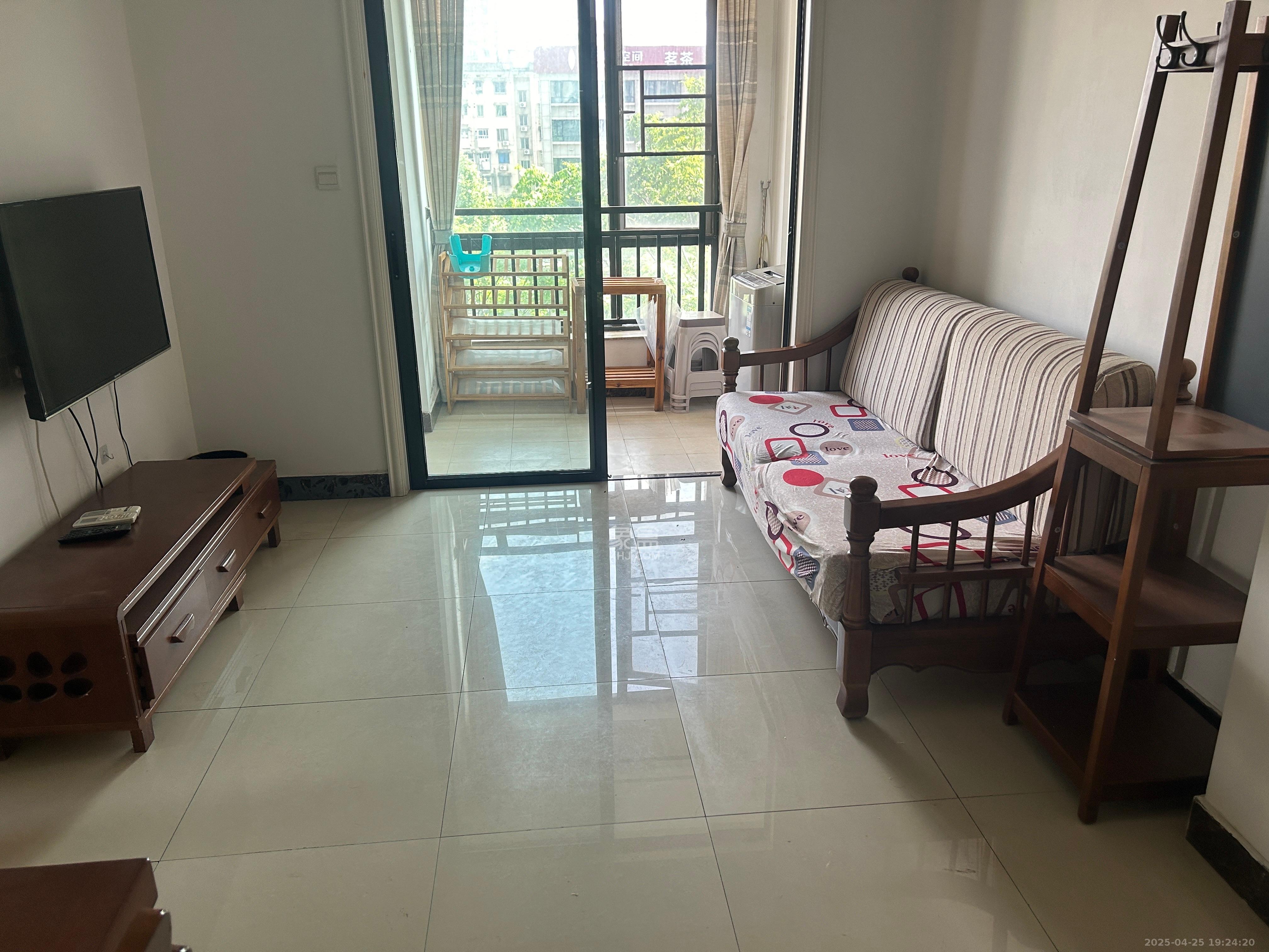 中建木莲工社  2室2厅1卫   1800.00元/月室内图
