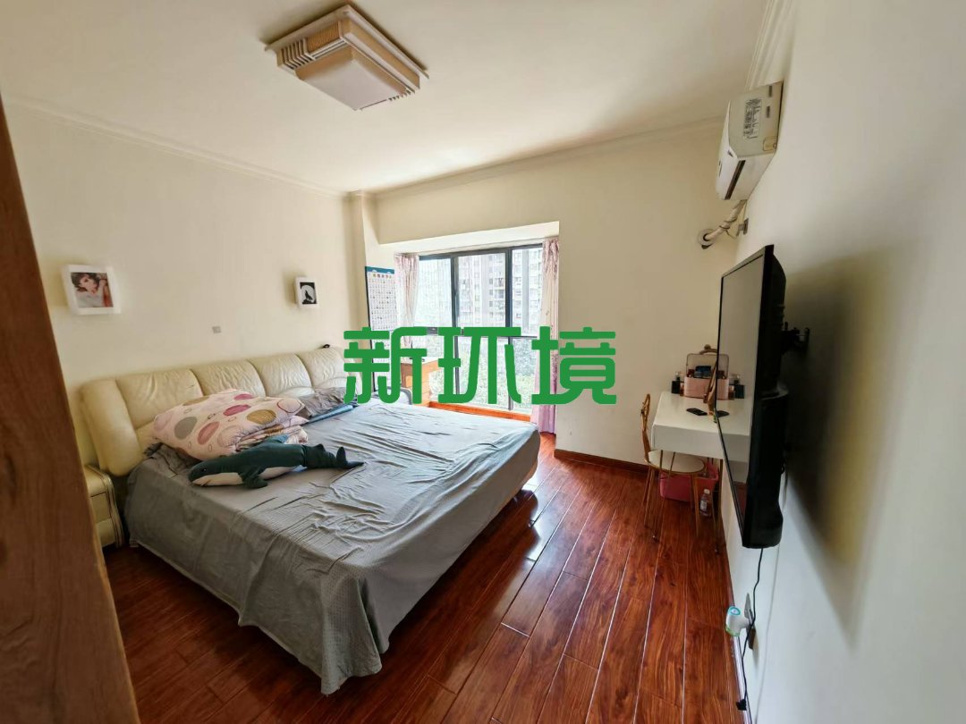 鑫成君泰  4室2厅2卫   85.80万客厅