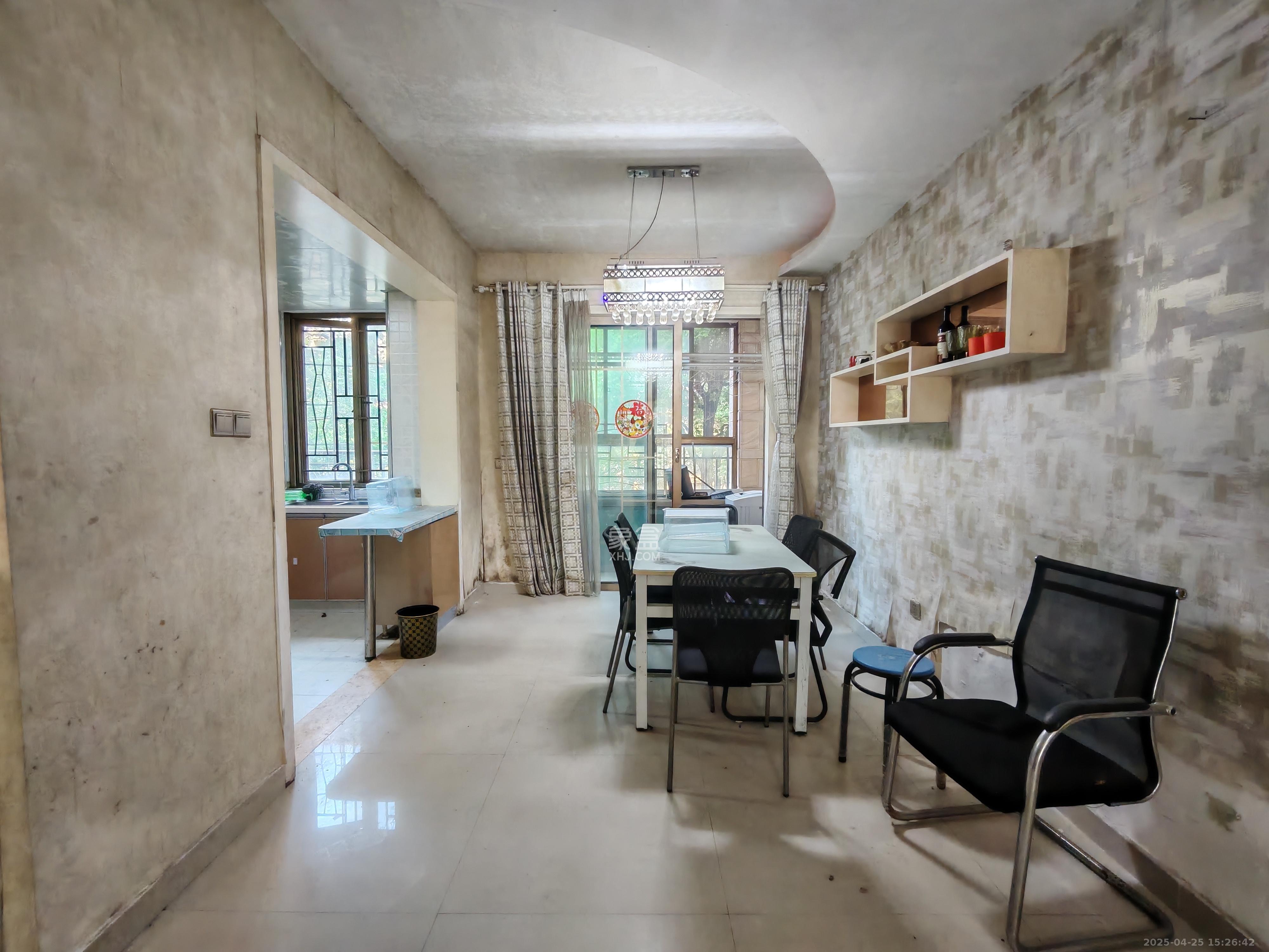 长沙玫瑰园 1室2厅1卫 1800.0元/月 长沙玫瑰园 1室2厅1卫 1800.0元/月室内图