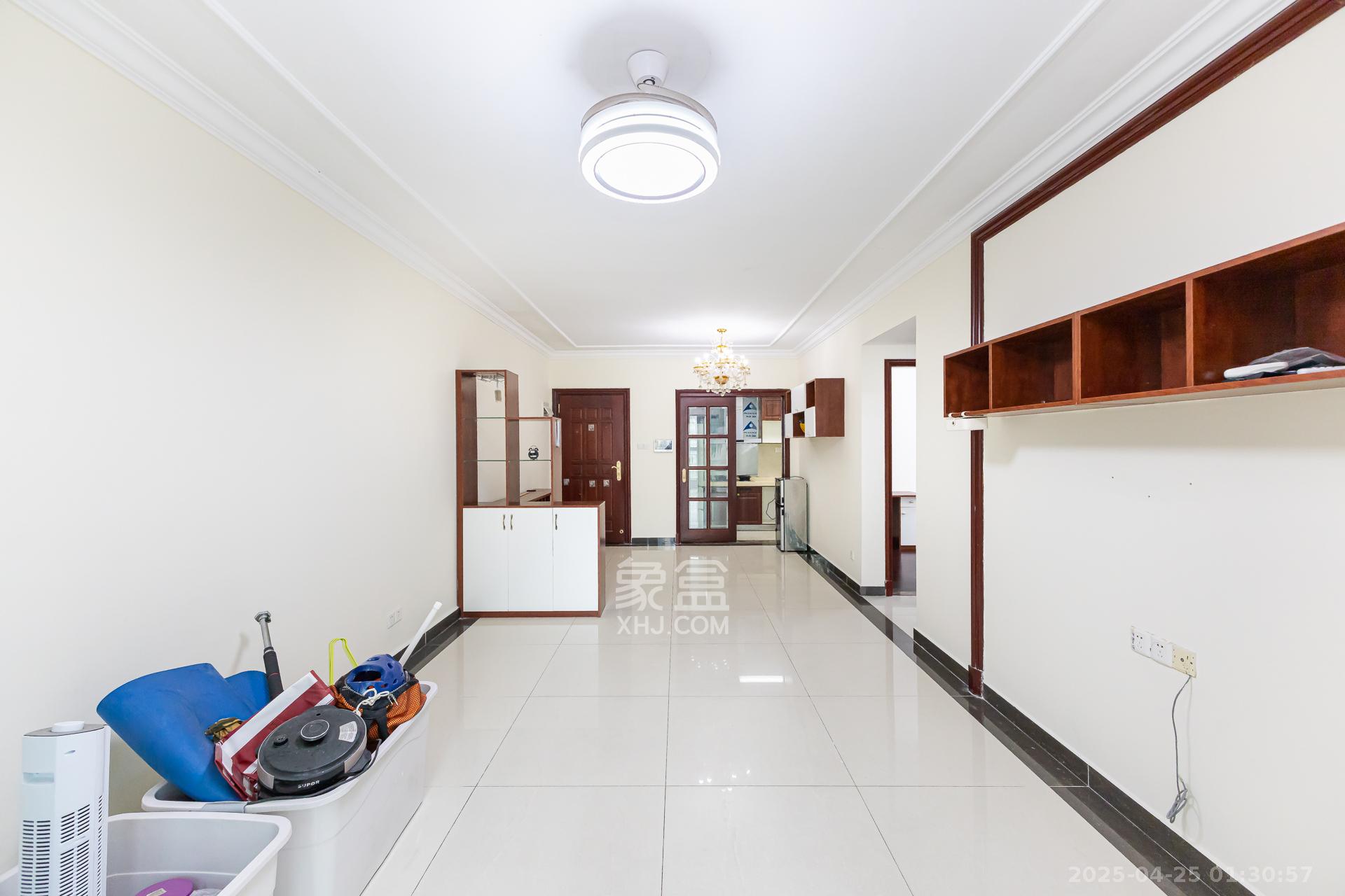 恒大名都 2室2厅1卫 49.8万 恒大名都 2室2厅1卫 49.8万客厅