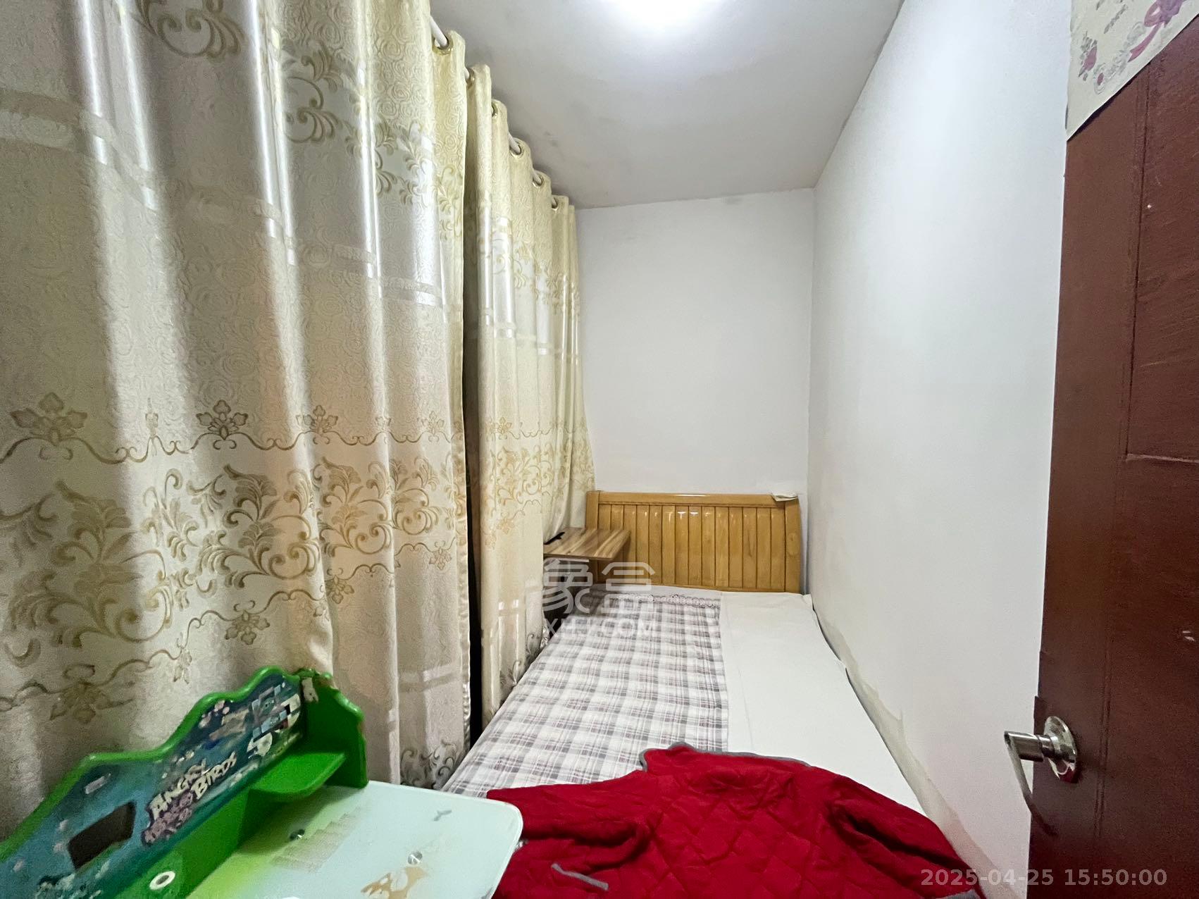 三城花苑(一,二,三期) 2室2厅1卫 1200.0元/月 三城花苑(一,二,三期) 2室2厅1卫 1200.0元/月室内图