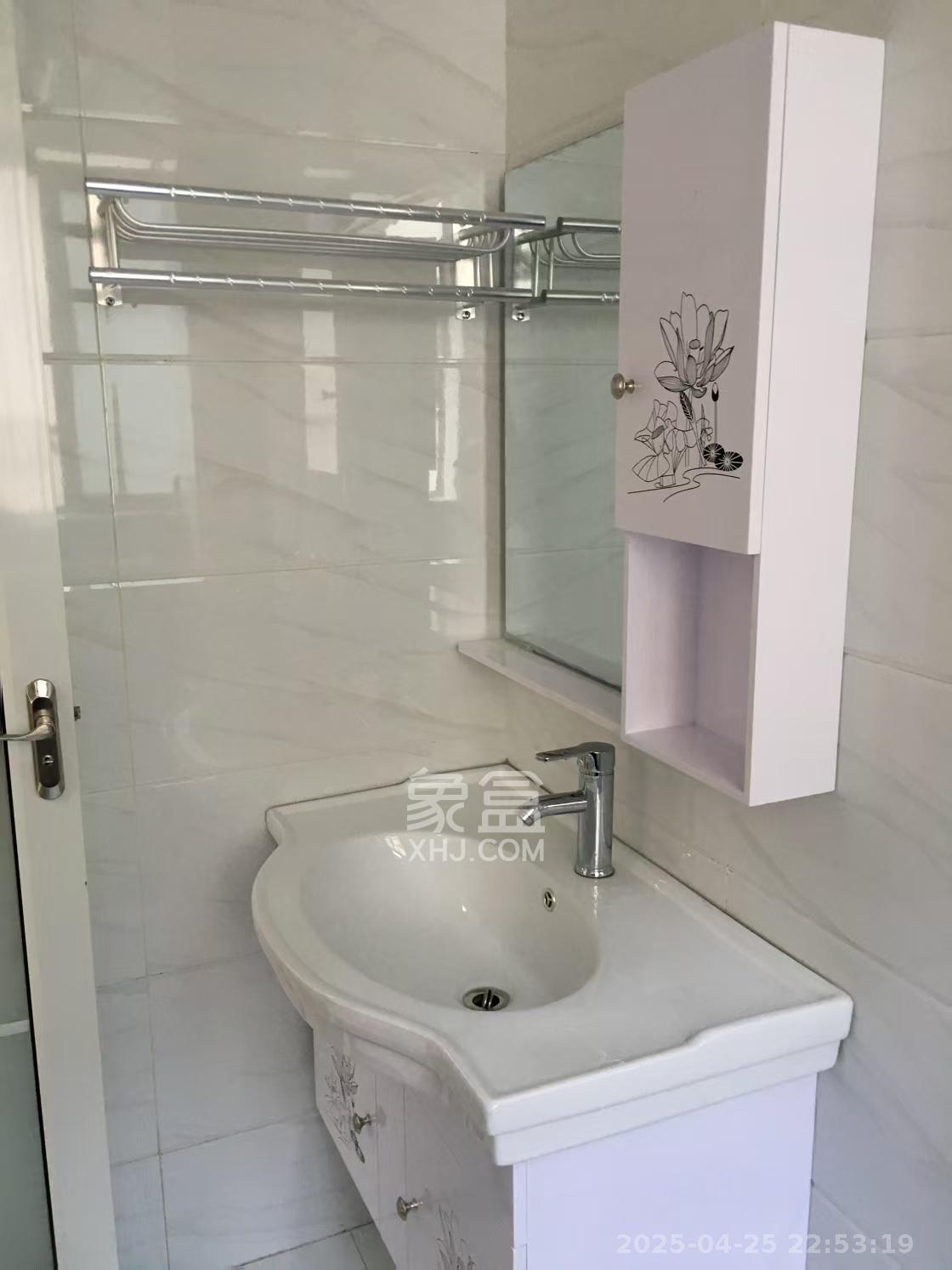 中南石油局宿舍  3室2厅1卫   2200.00元/月室内图
