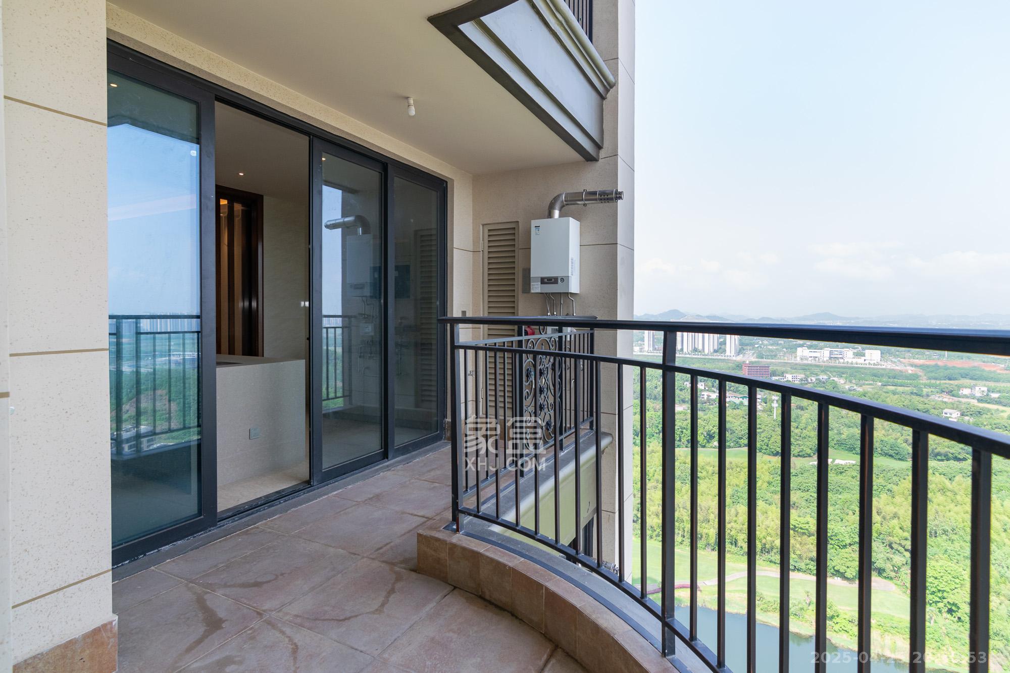 星河湾  4室2厅3卫    368.0万 星河湾  4室2厅3卫    368.0万阳台