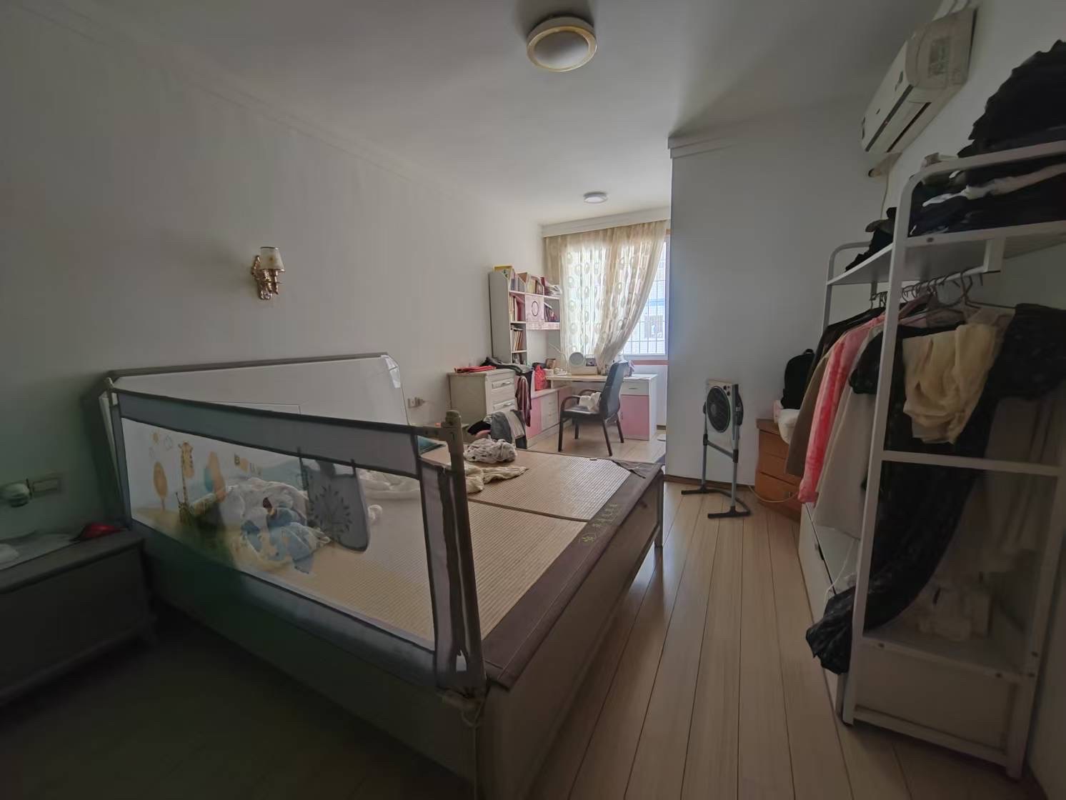 盐业局 3室2厅2卫 65.8万 盐业局 3室2厅2卫 65.8万客厅