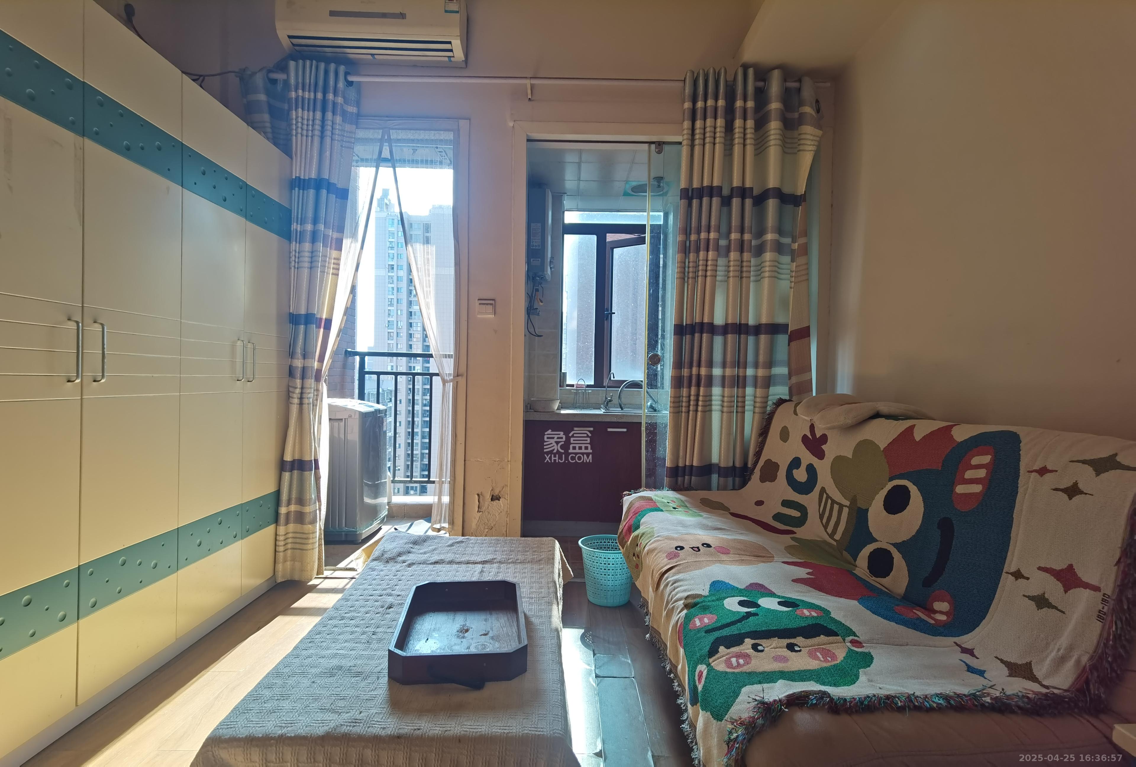 水岸世景  1室1厅1卫   900.00元/月室内图