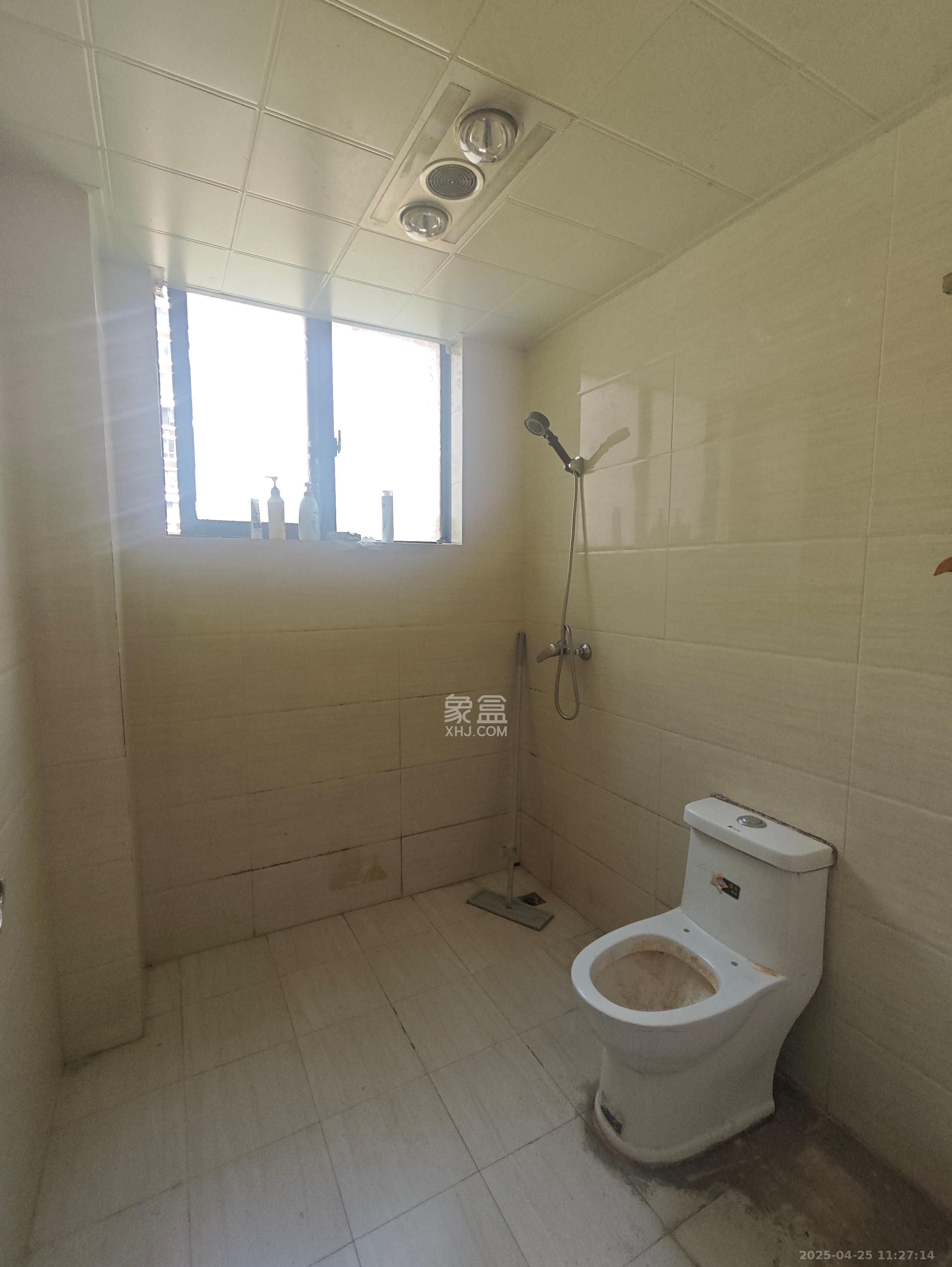 湘江世纪城鸿江苑 3室2厅2卫 2800.0元/月 湘江世纪城鸿江苑 3室2厅2卫 2800.0元/月室内图