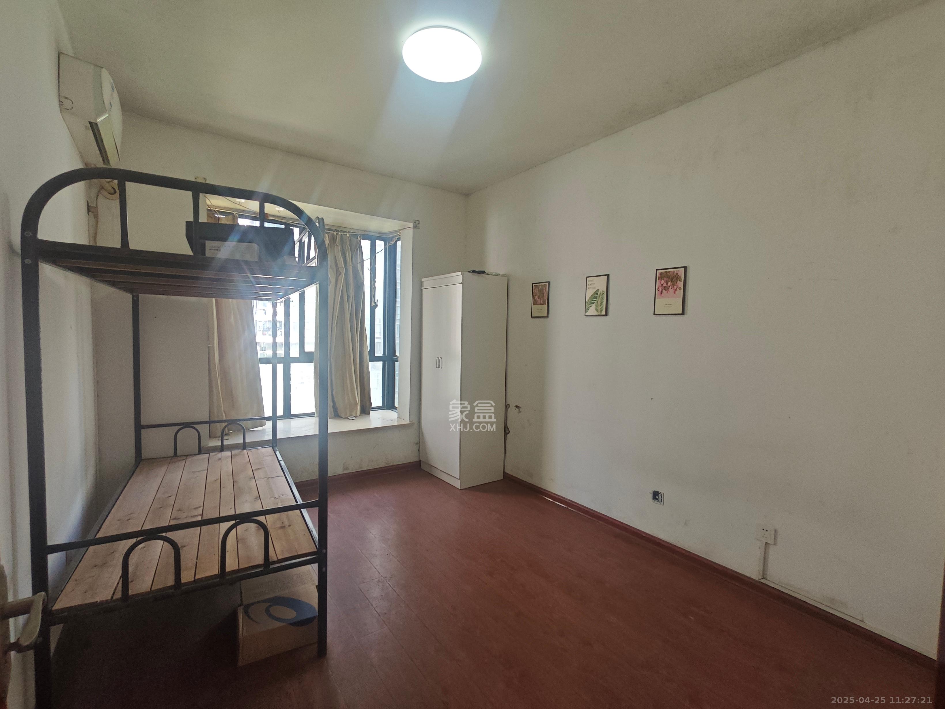 湘江世纪城鸿江苑 3室2厅2卫 2800.0元/月 湘江世纪城鸿江苑 3室2厅2卫 2800.0元/月室内图