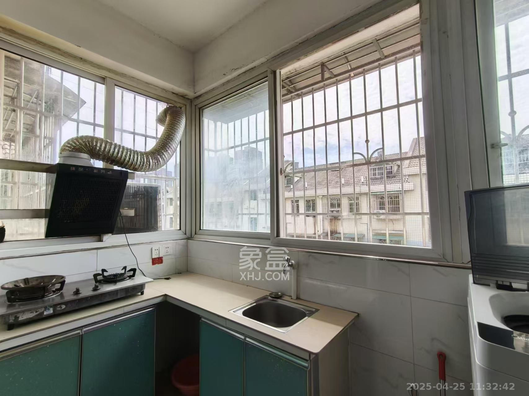 扬帆小区 1室1厅1卫 1500.0元/月 扬帆小区 1室1厅1卫 1500.0元/月室内图