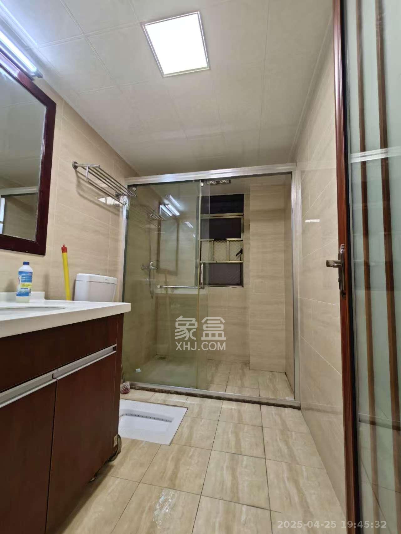 江山帝景哈佛  4室2厅2卫   2600.00元/月室内图