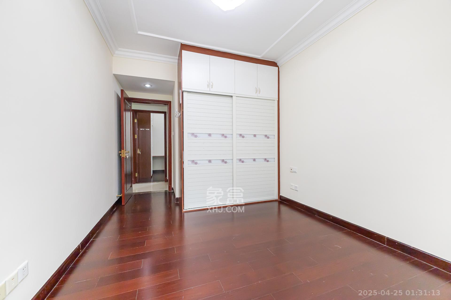 恒大名都 2室2厅1卫 49.8万 恒大名都 2室2厅1卫 49.8万卧室