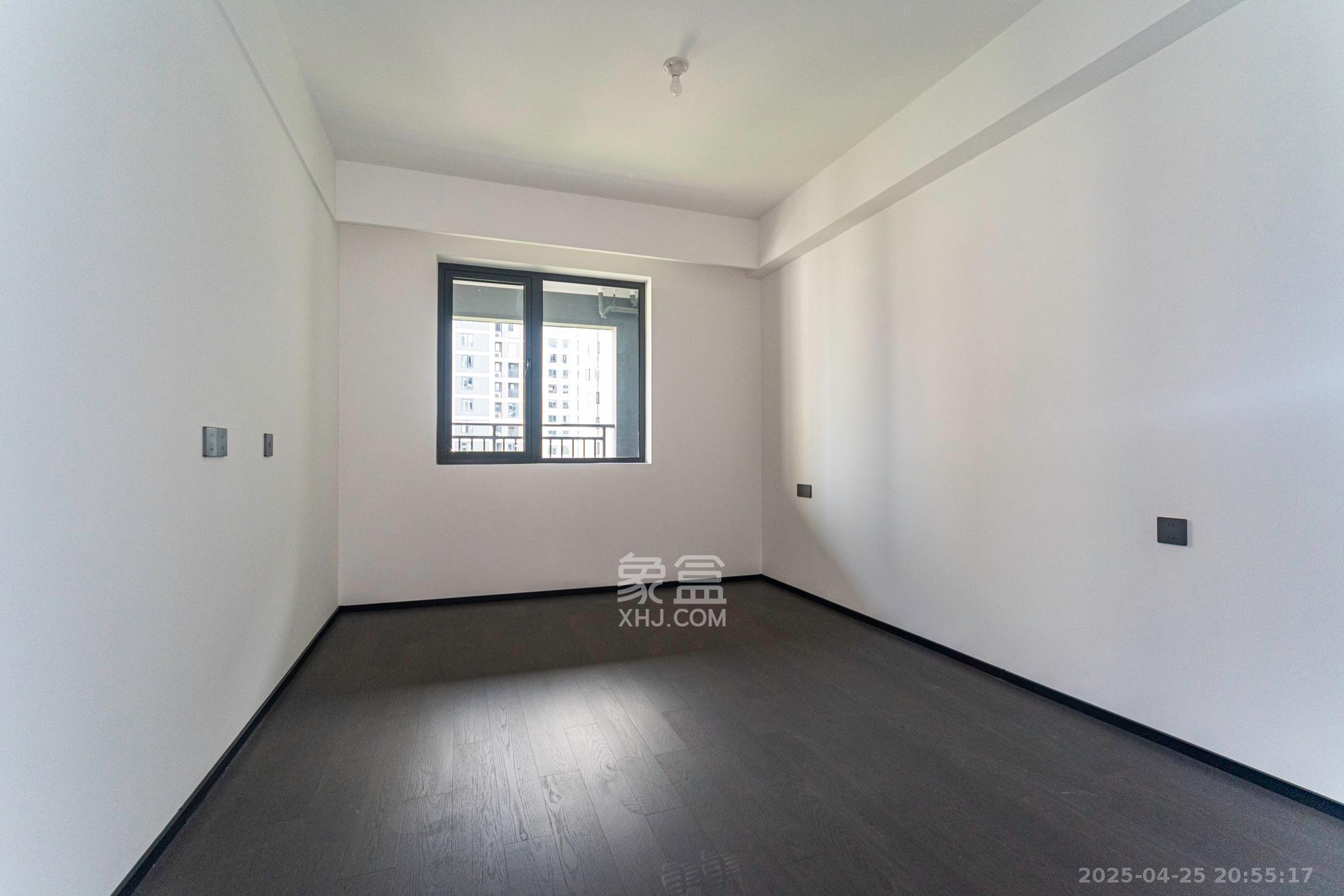 万科松湖天地 4室2厅3卫 265.8万 万科松湖天地 4室2厅3卫 265.8万卧室