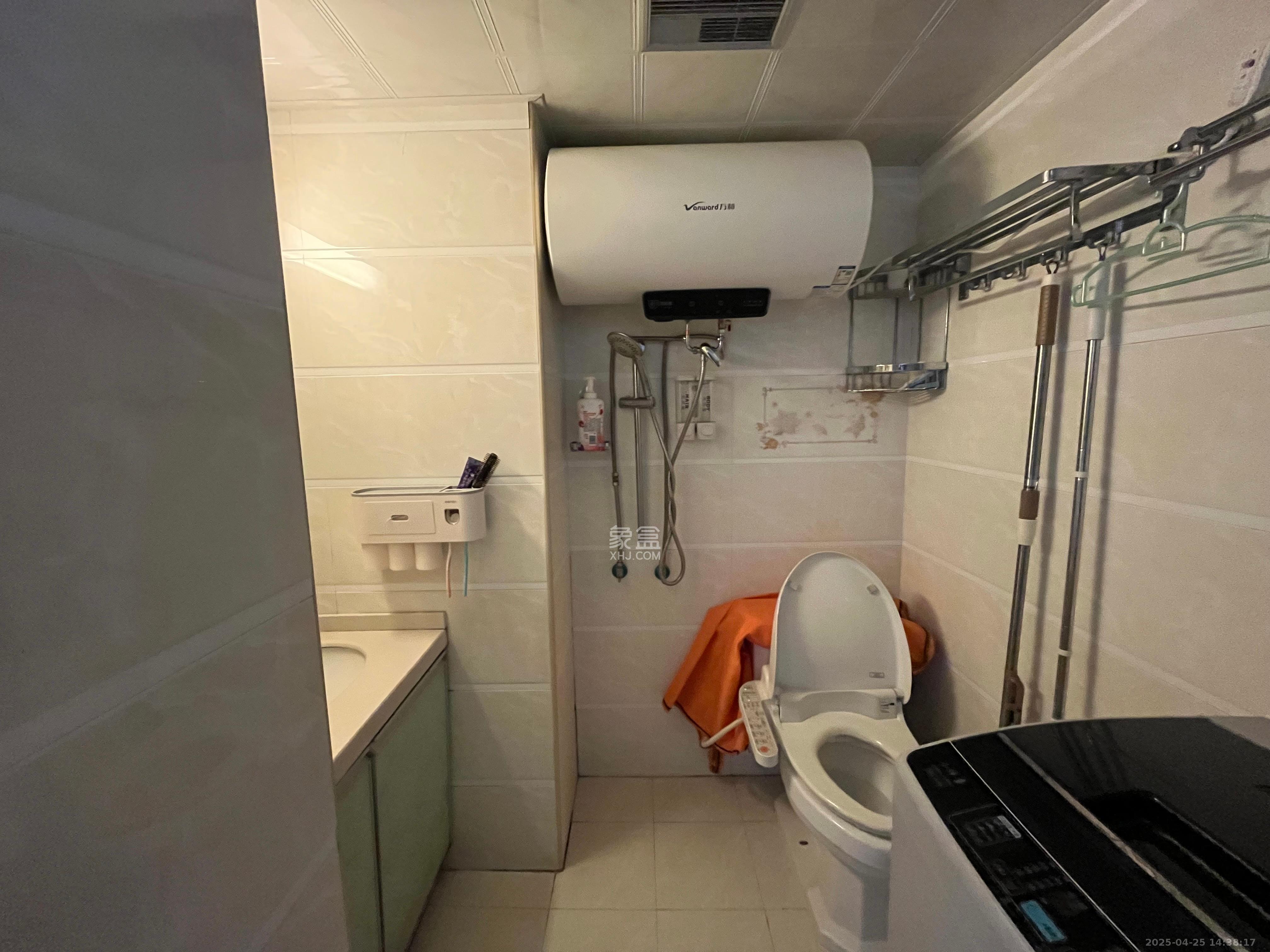 新长海广场 1室1厅1卫 1300.0元/月 新长海广场 1室1厅1卫 1300.0元/月室内图