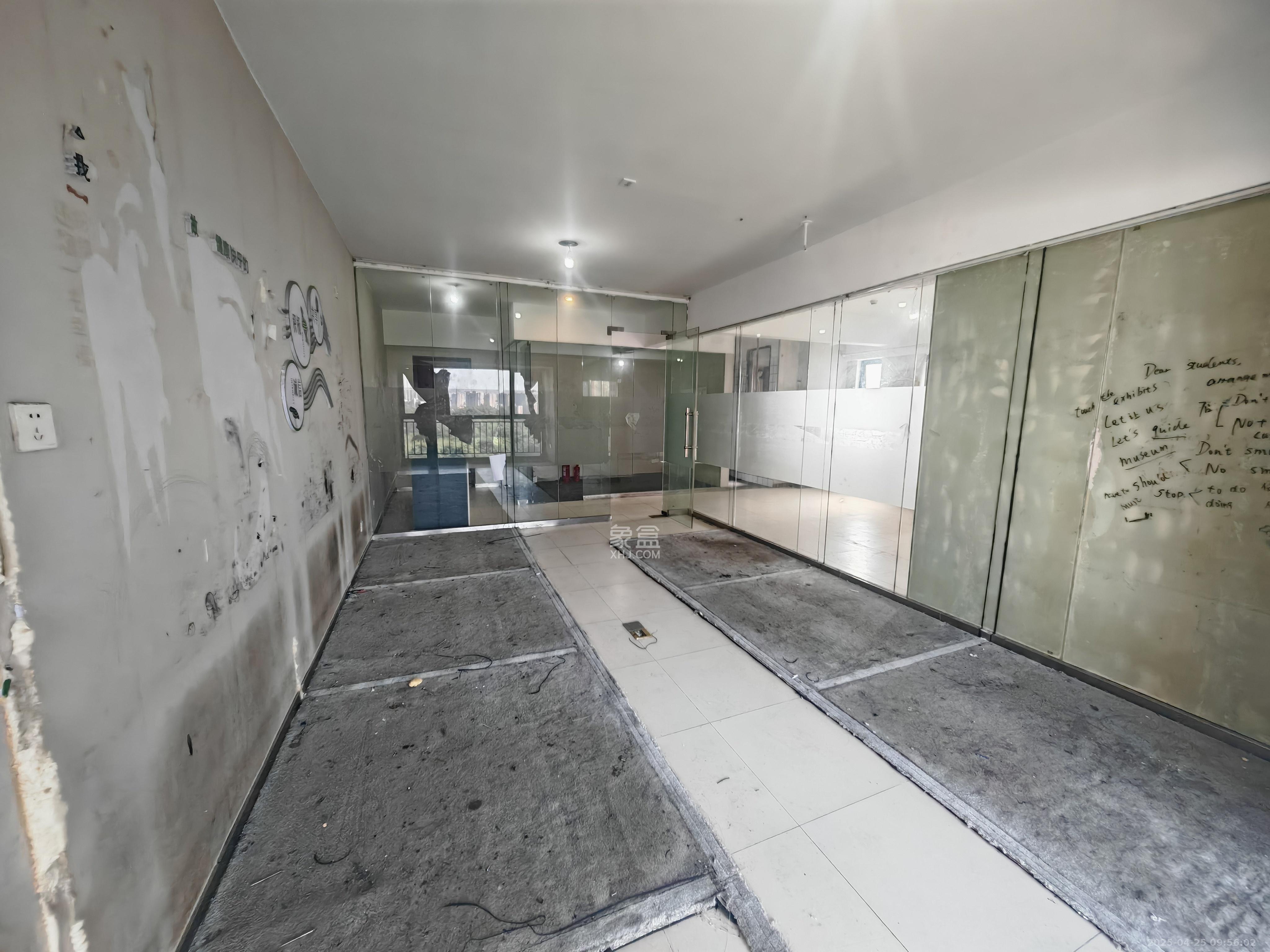 京武浪琴山一、二期 2室1厅1卫 1500.0元/月 京武浪琴山一、二期 2室1厅1卫 1500.0元/月室内图