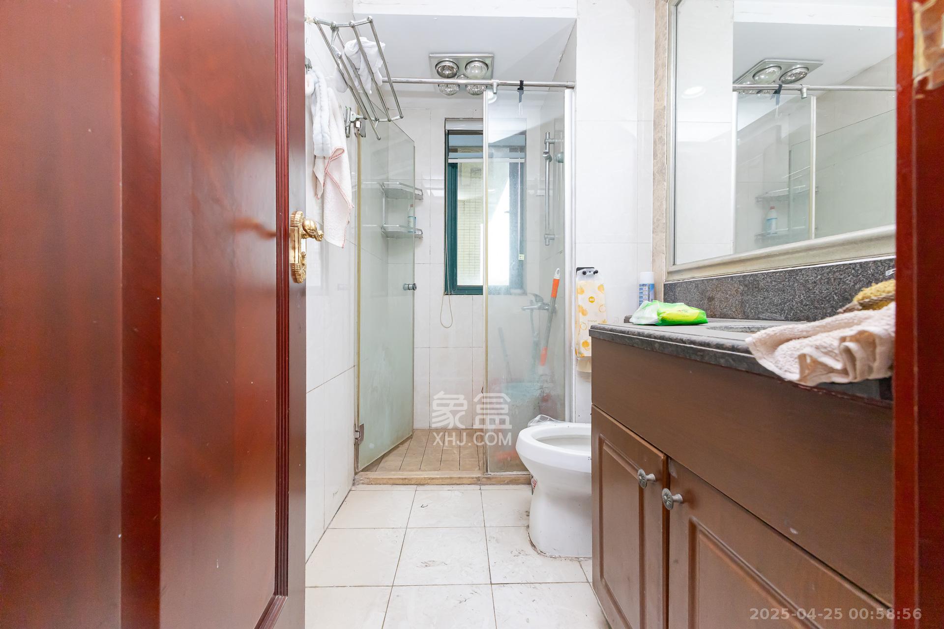 恒大名都 3室2厅1卫 46.0万 恒大名都 3室2厅1卫 46.0万卫生间